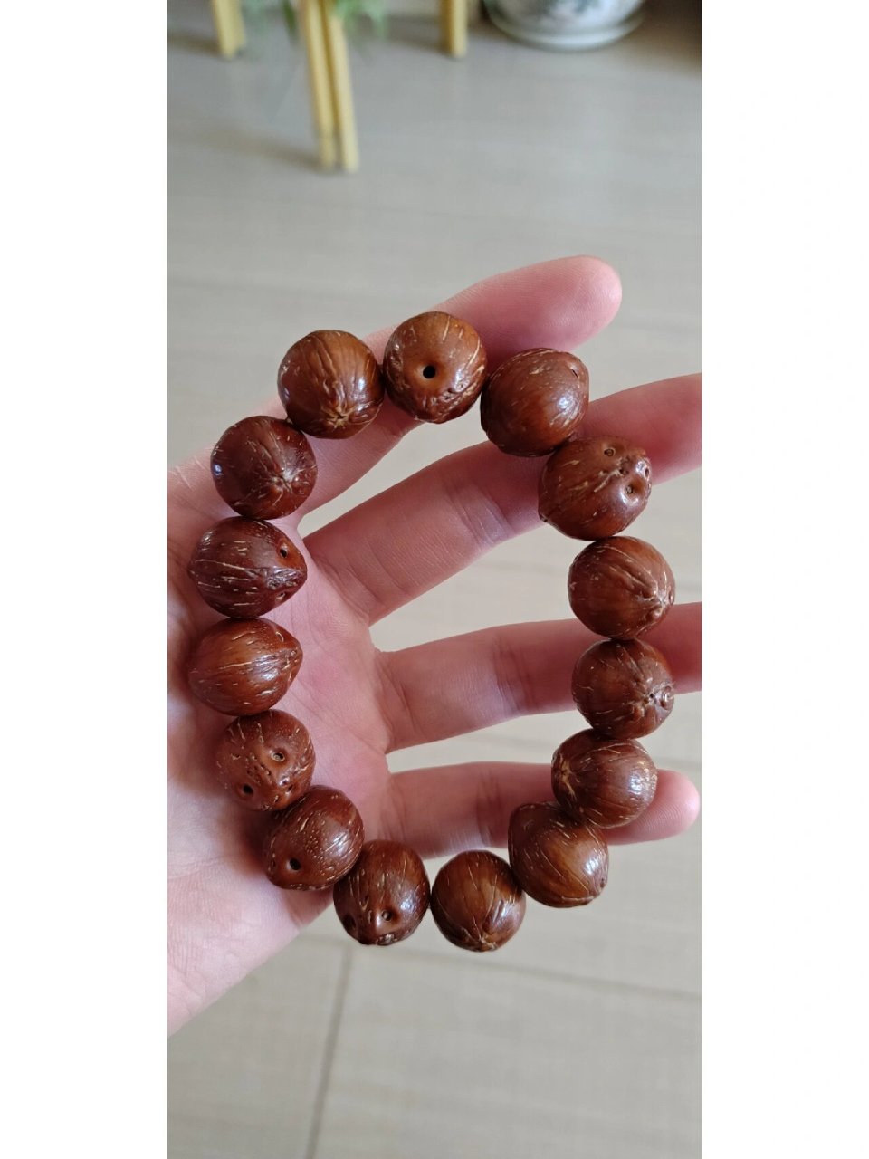 只盘玩了一周的紫金鼠原皮的效果 前三张在阳光下拍的,第四张室内