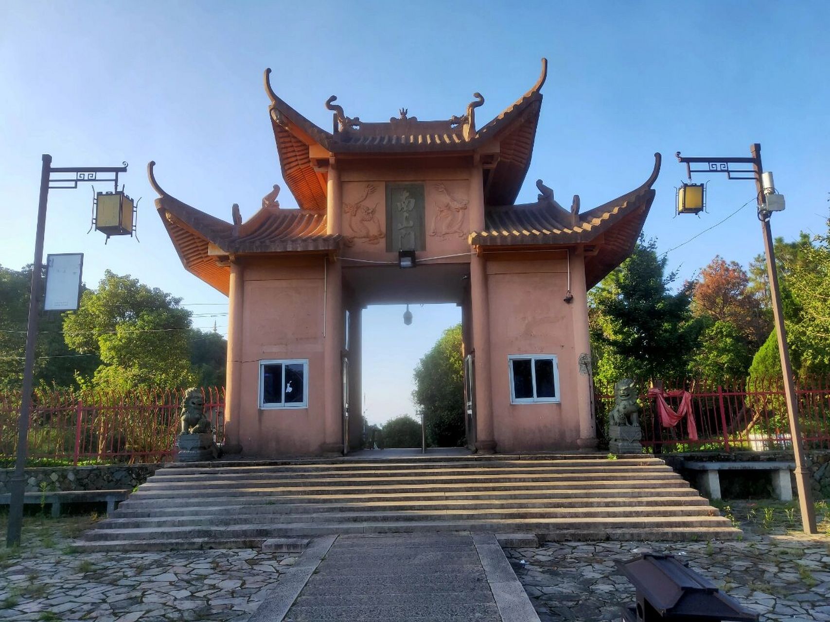 《富春山居图》创作取景地就在这里 这是圣井山石殿,我是2021年10月3