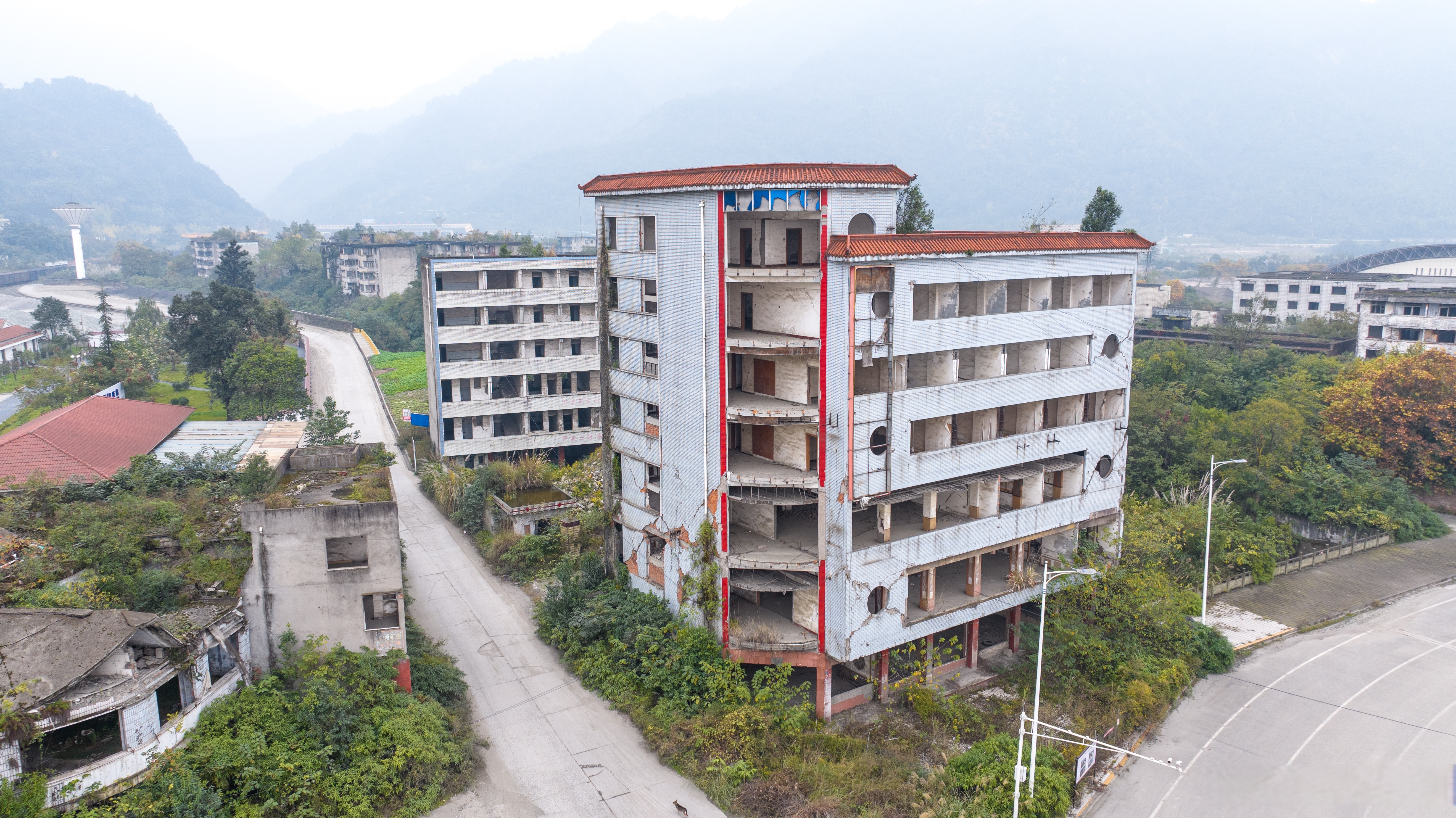 绵竹汉旺地震遗址图片