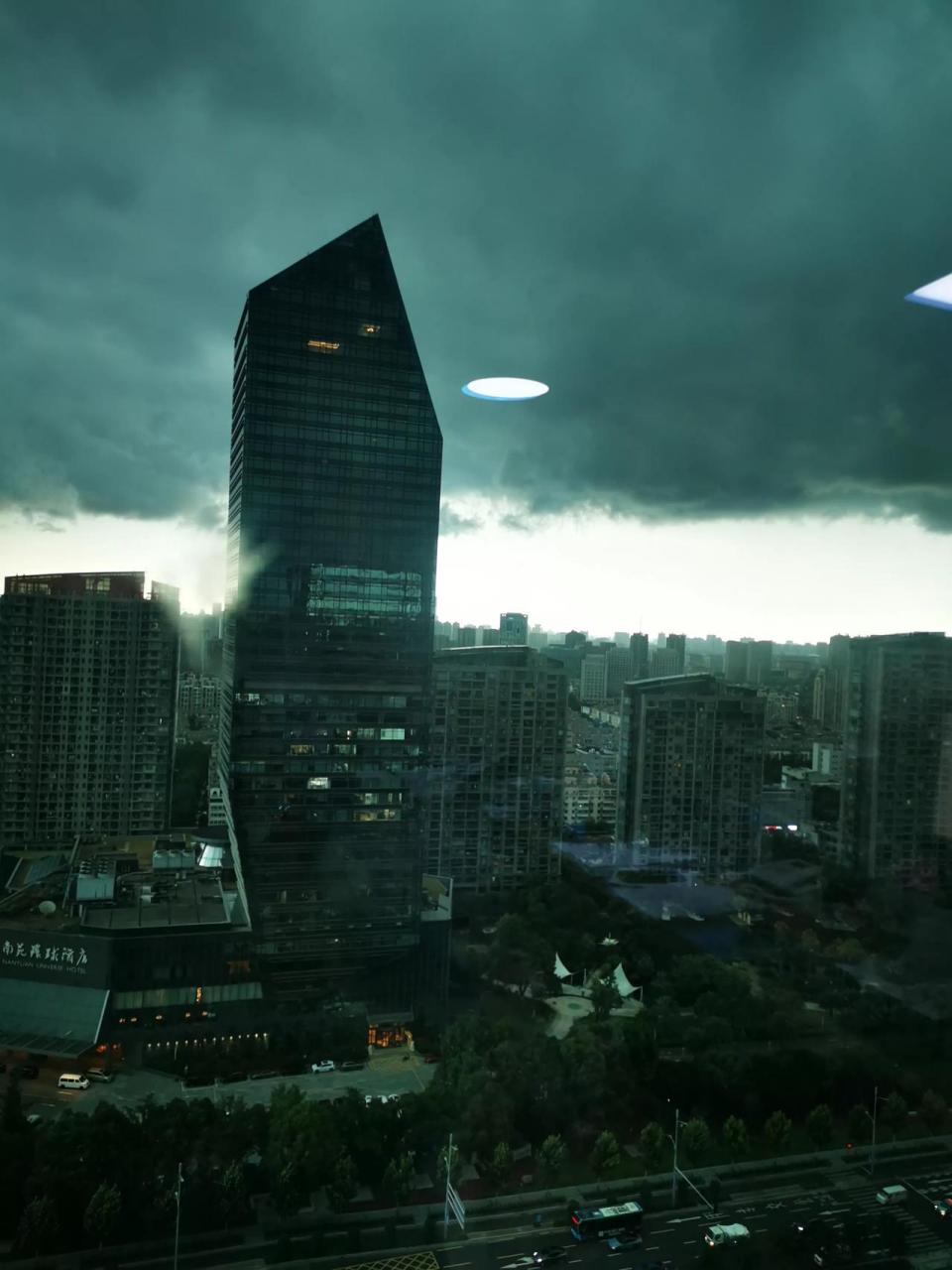 黑云压城城欲摧 生活日记 窗外·风景