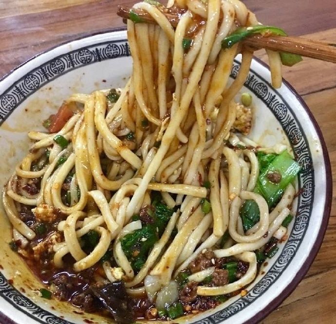 陇南的美是这样的# 江洛棒棒面是陇南徽县的一道特色面食,其独特之处