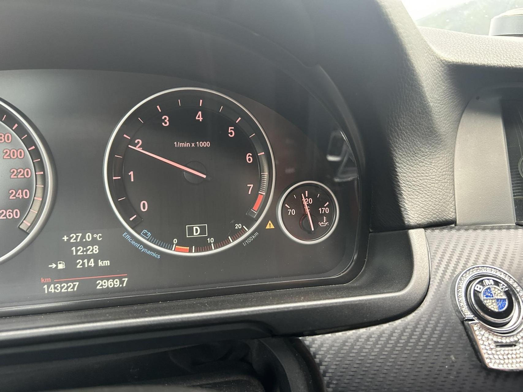 万能的车友,宝马五系的水温这样正常吗?