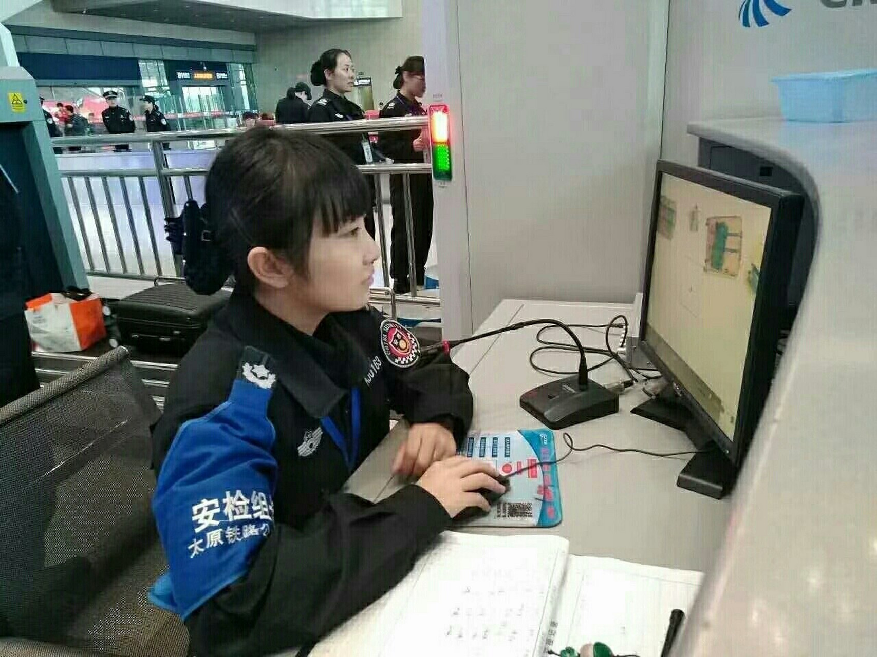 高铁安检 太‮高原‬铁,火车站安检员‮聘招‬: ​‎͏
