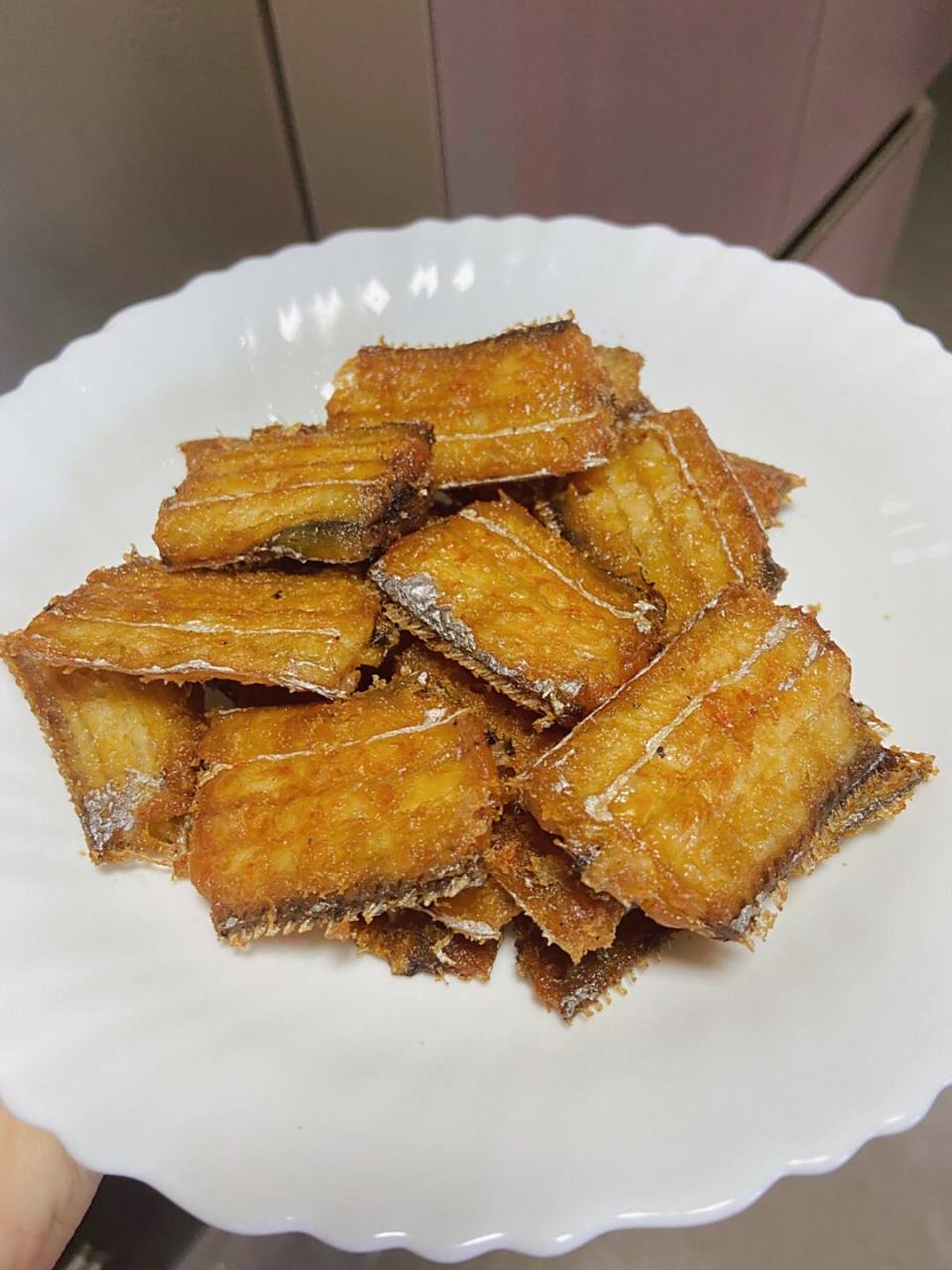 干炸带鱼的做法(干炸带鱼的做法步骤)