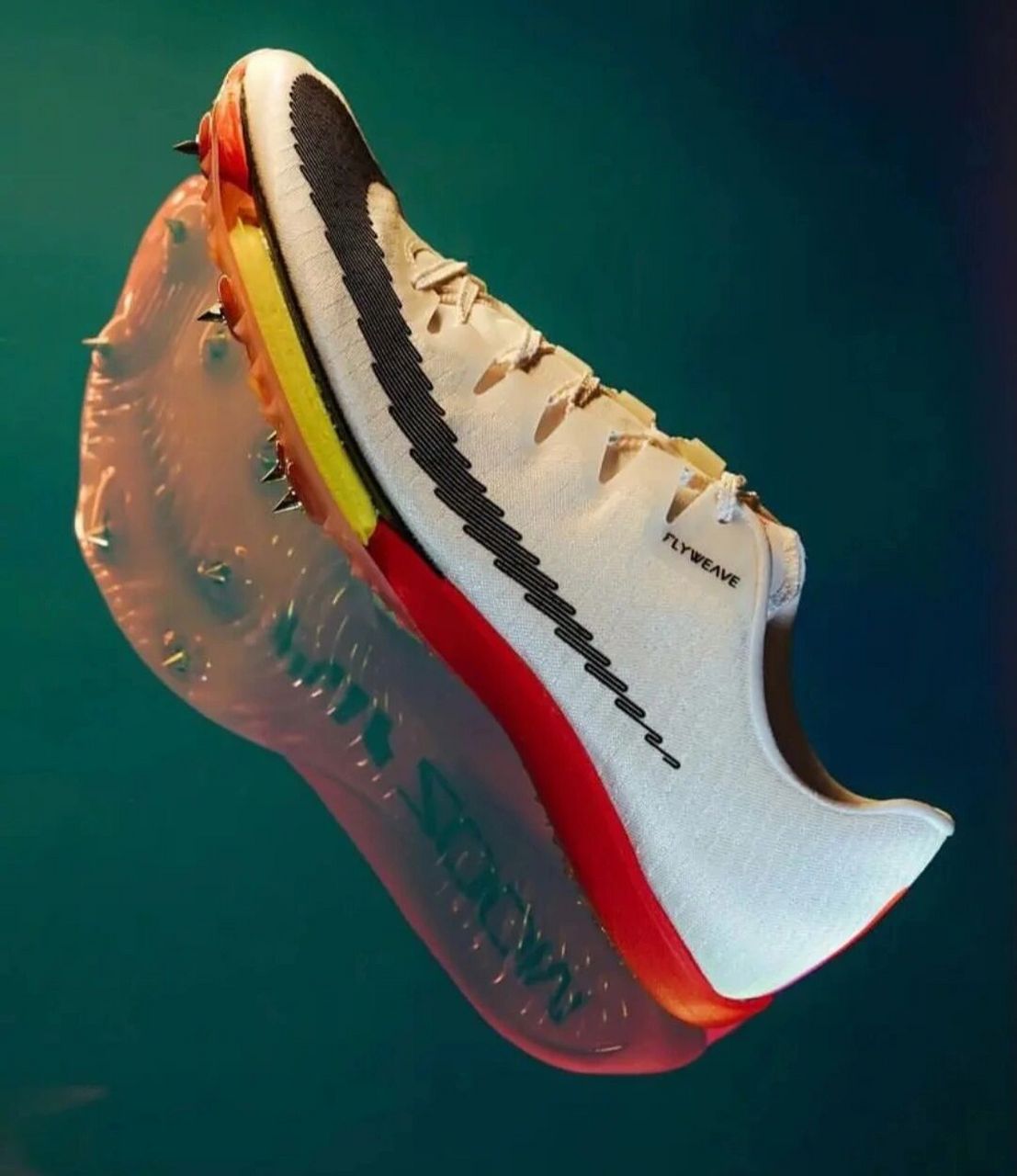 划时代的短跑钉鞋 今天给大家出一期耐克maxfly钉鞋的分享.