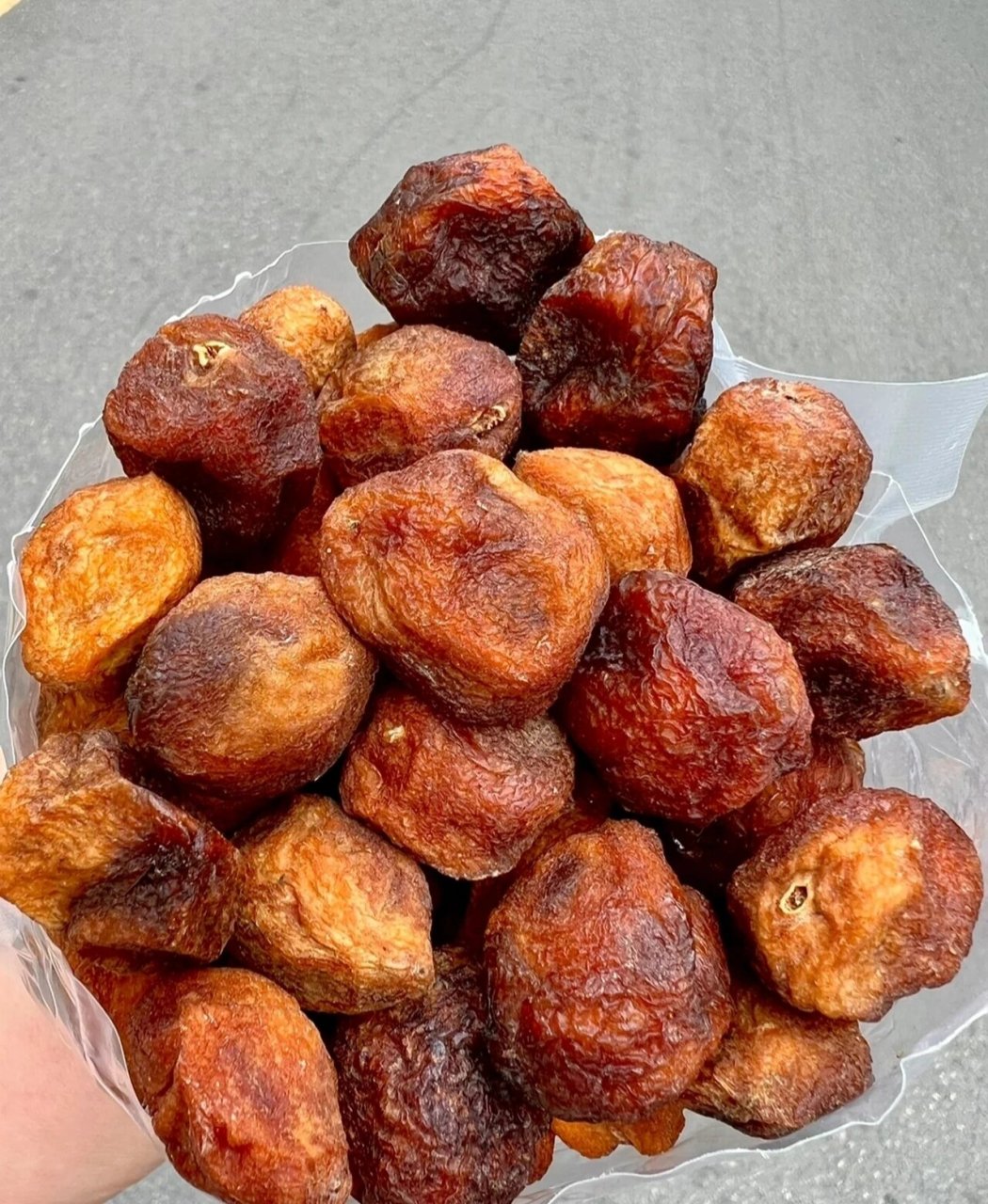 新疆特产|超甜的树上吊杏干 树上吊杏干,选取最香甜可口的阿克苏红杏