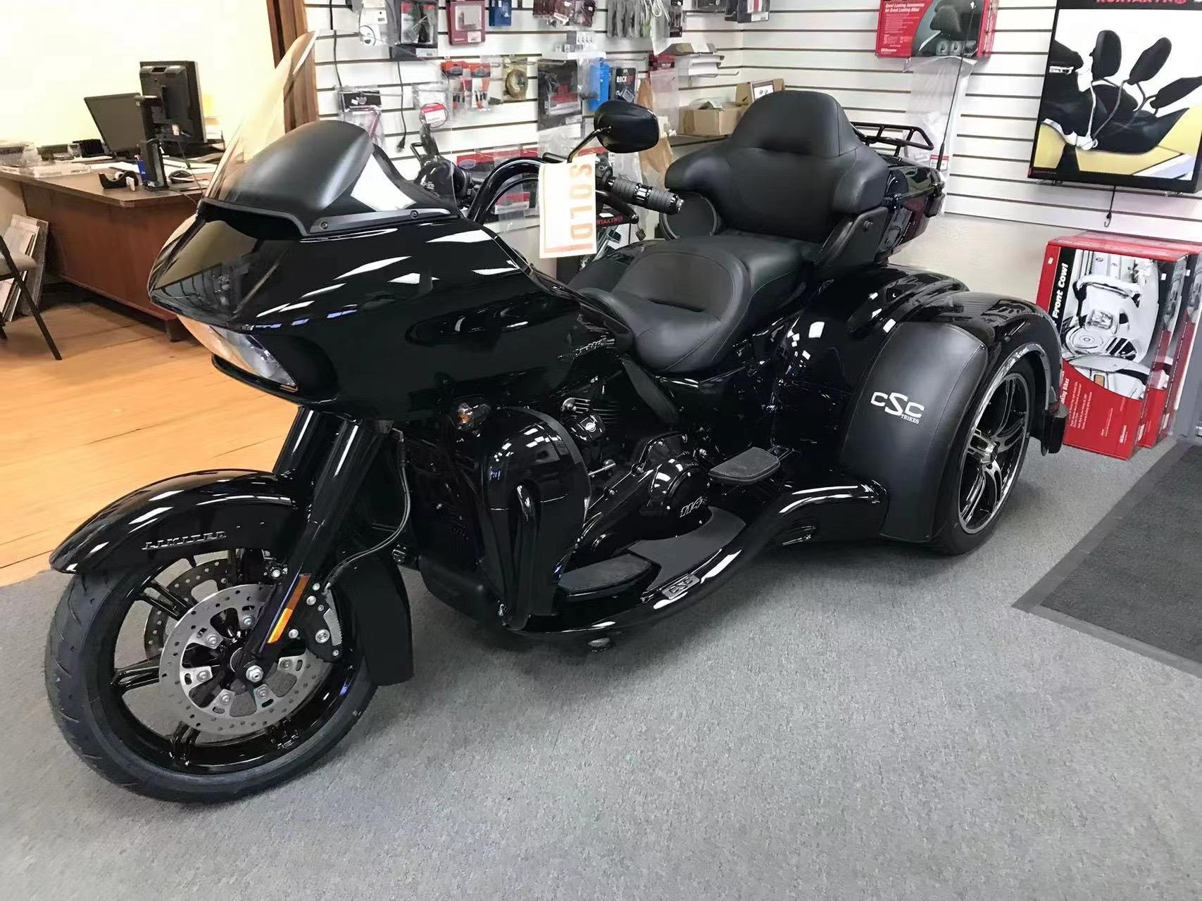 23款全新哈雷双灯黑金版滑翔正三轮黑武士csc顶级座驾需要的联系错过