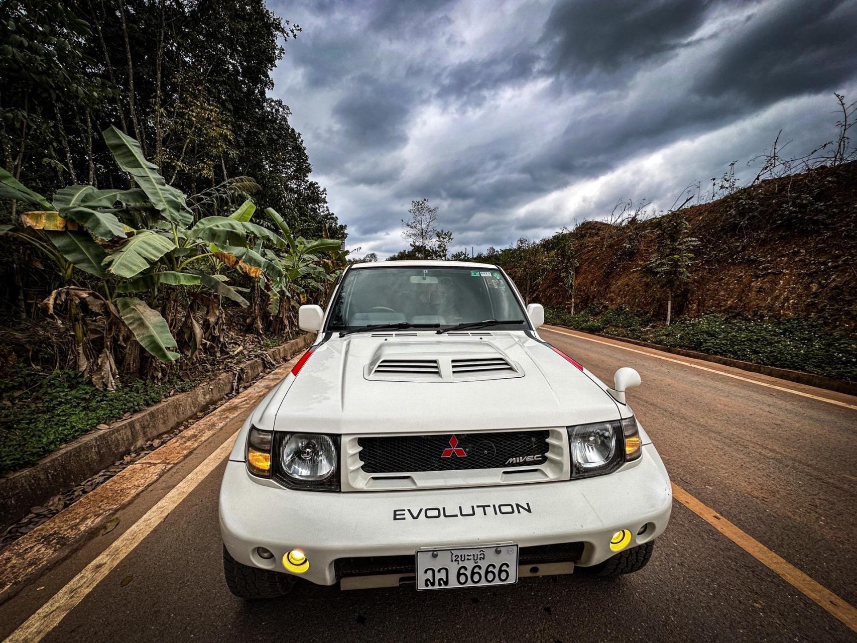 三菱 pajero v55 evo 成龙同款战神!自用收藏品!分享一下!