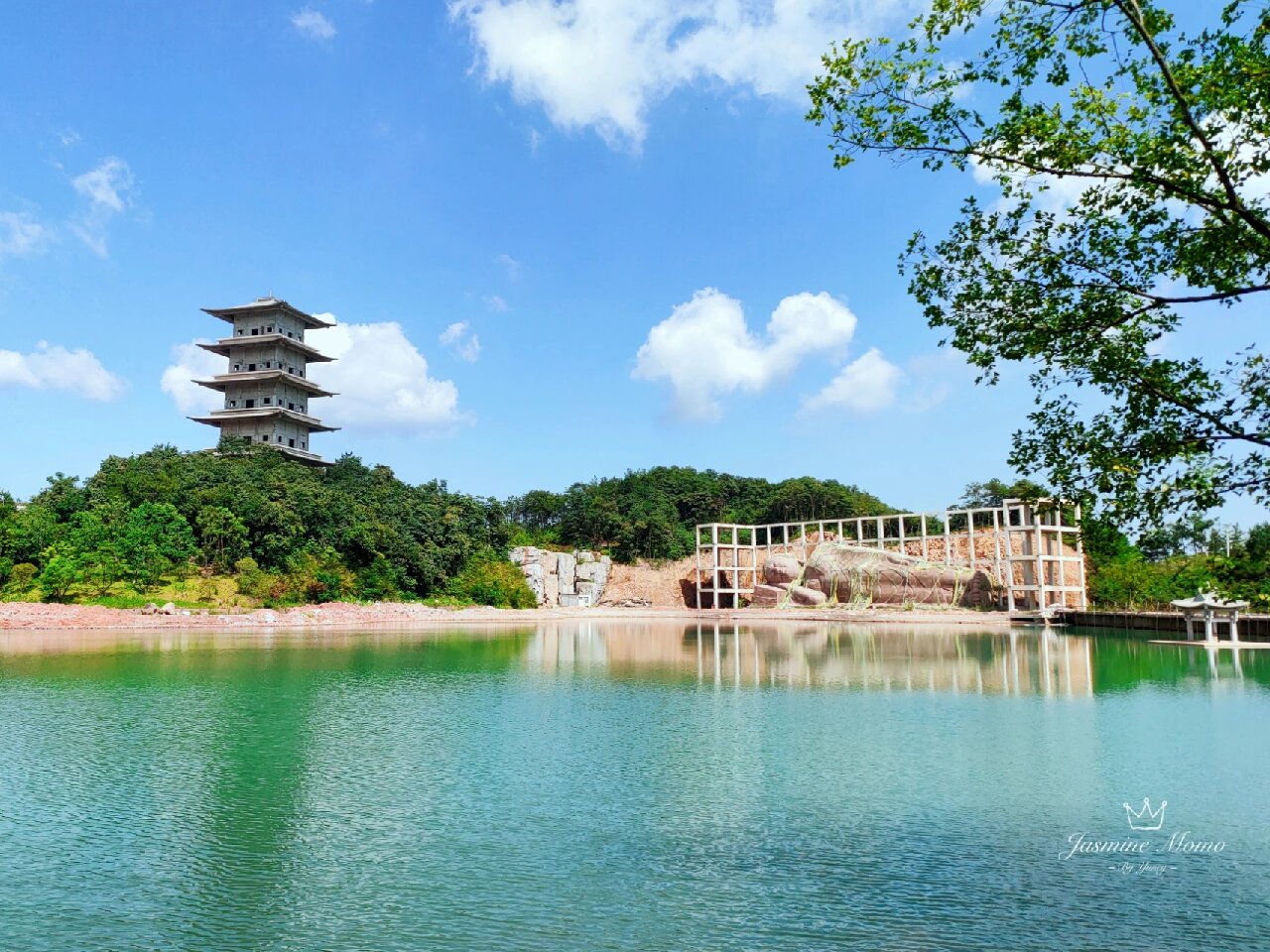 恋上一座城 兰溪越龙山庄 时光缓缓,岁月凝香,暖阳碎了一地的光