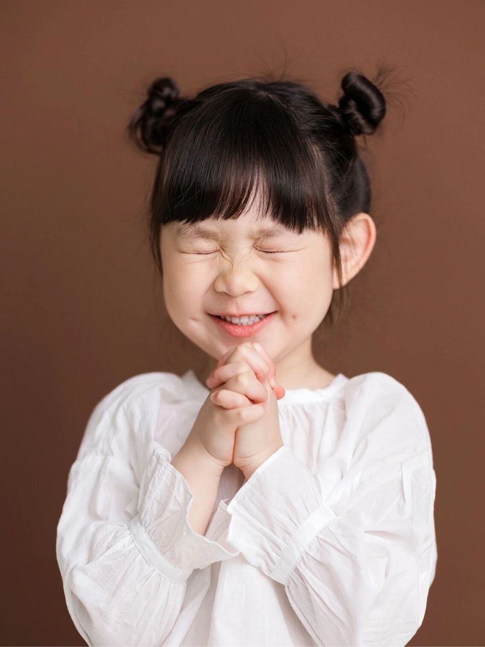 大头照|拥有酒窝的小女孩真的甜到心坎里啦 .
