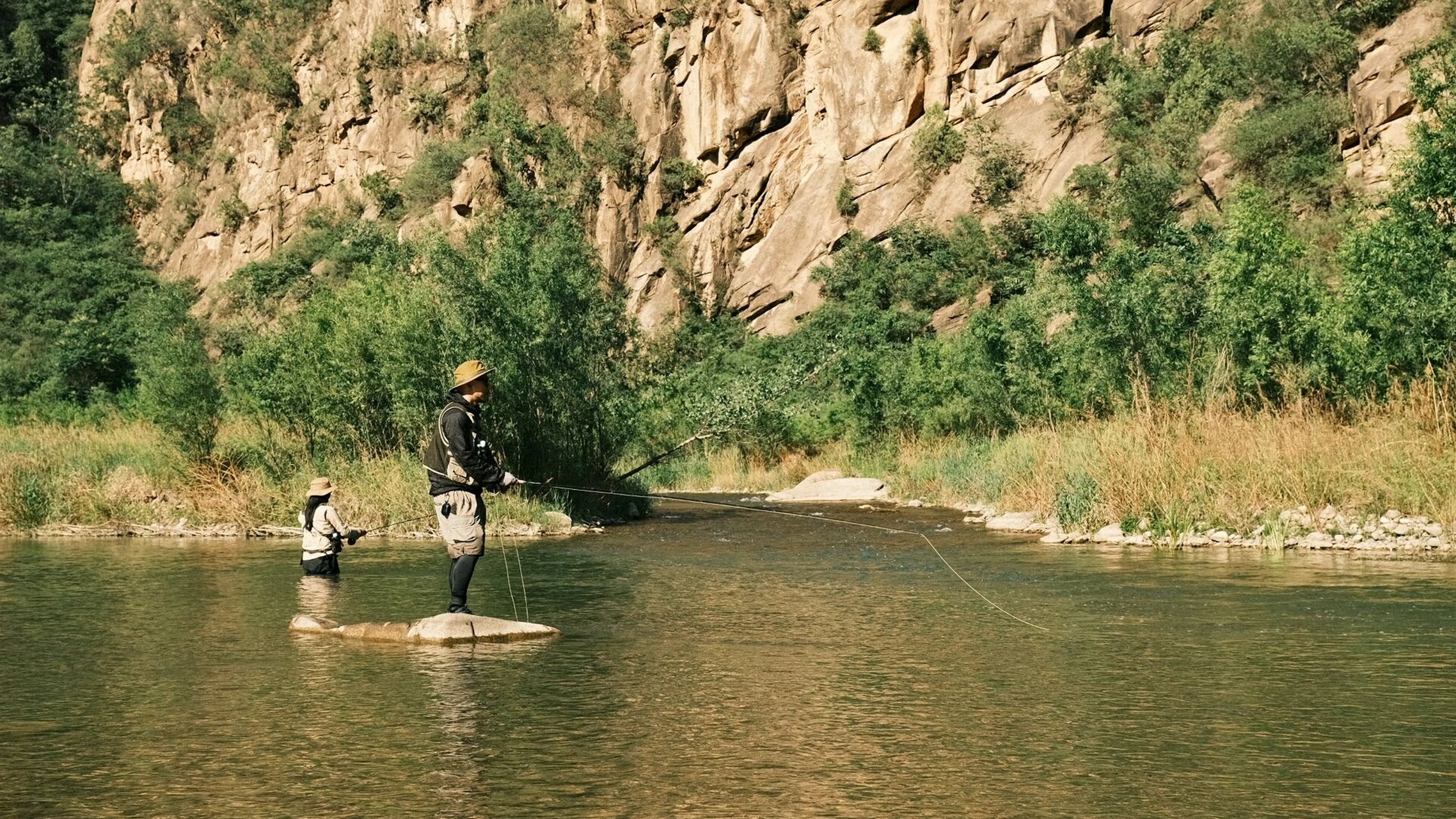 野钓重唇95 跟朋友们白河湾露营野钓,马口很少啊,重唇个体还可以,宽