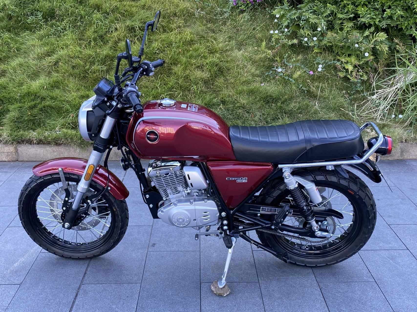 重庆望江cb150r复古摩托车.超大18.