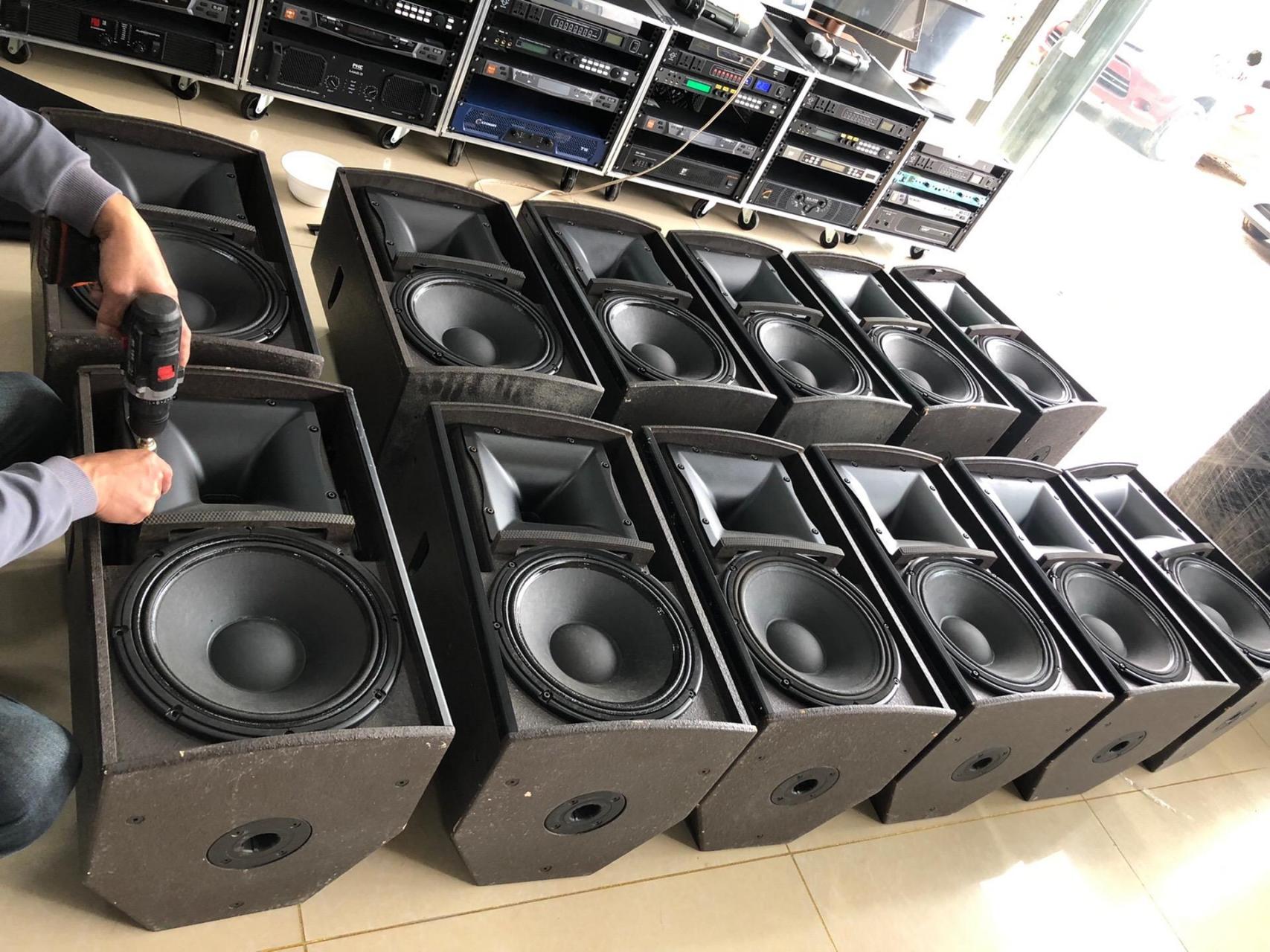 威龙12寸tt 12已到货16对,全部意大利rcf单元,正常使用,需要的老板从