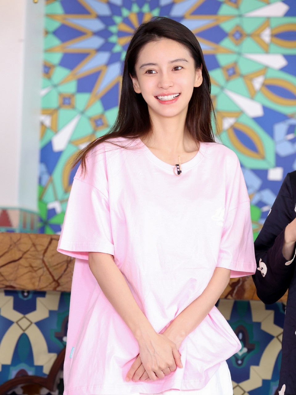 angelababy 白鹿 赵露思跑男素颜怼脸近照 最新一期跑男要求大家素颜