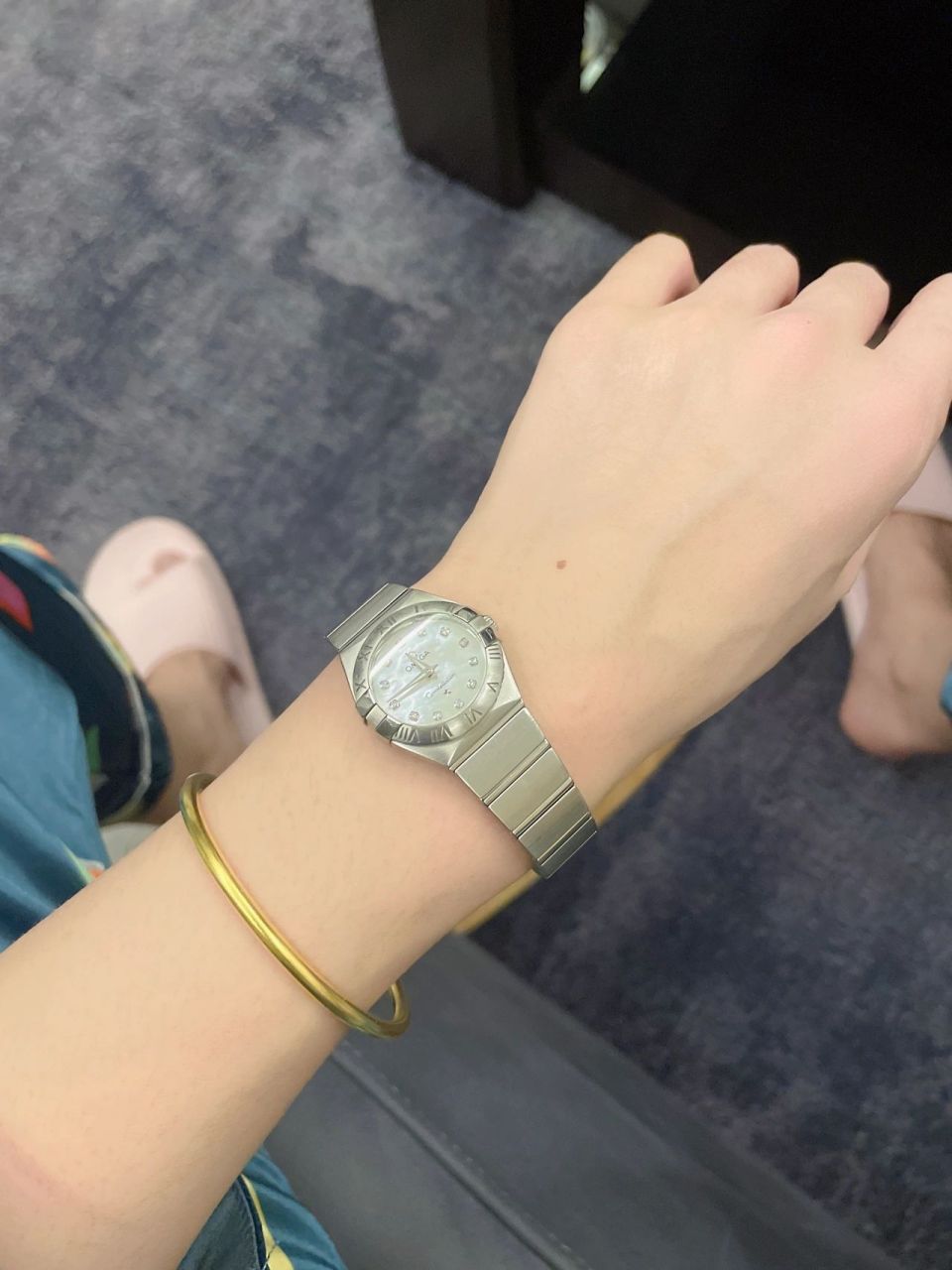同时戴手表和手镯怎么戴啊?