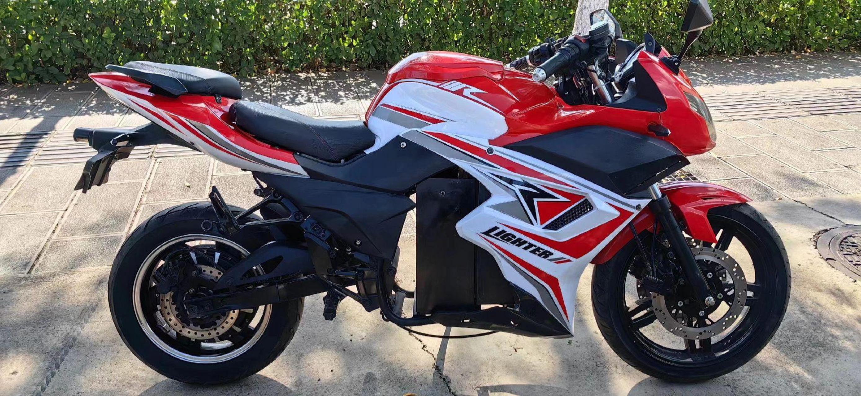 绝版车型小忍者电动车地平线电动车大趴赛电趴,72伏60安锂电池21串