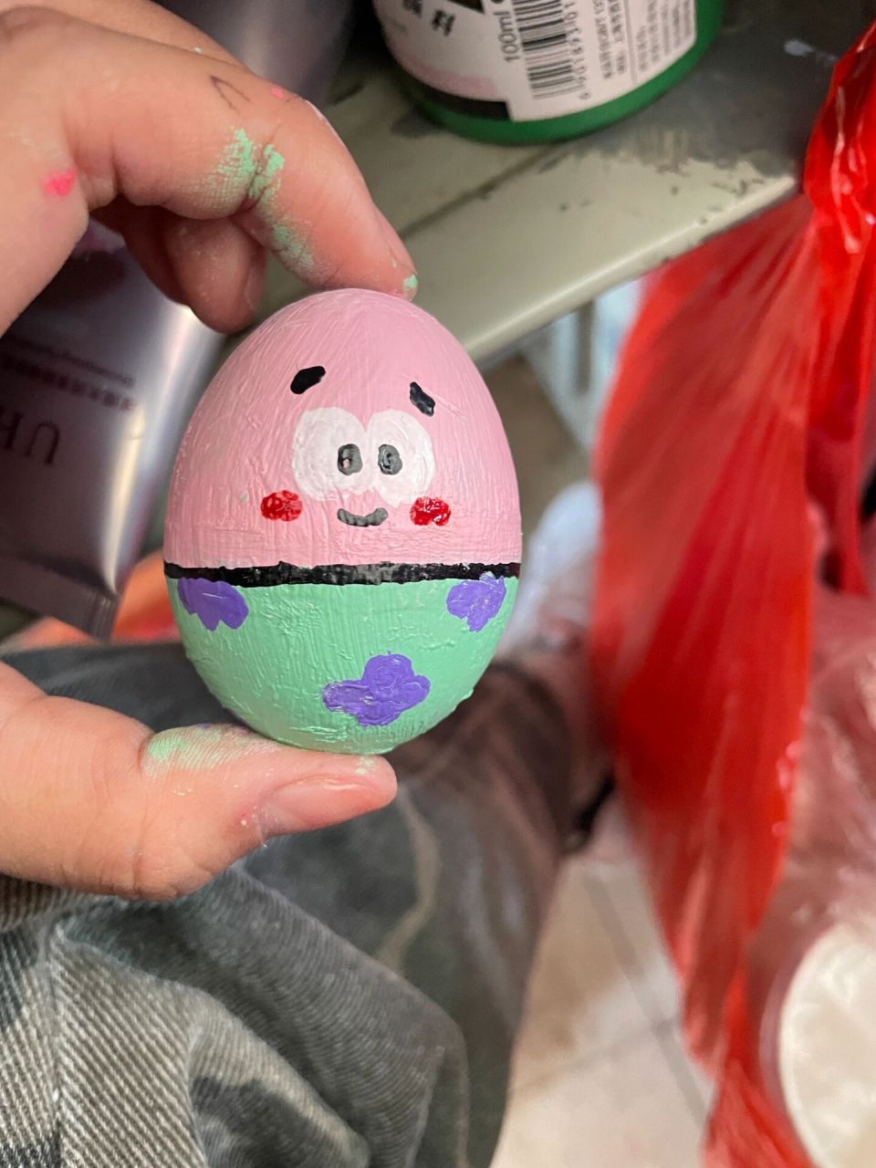 鸡蛋上画画 哈哈哈哈好好玩忙碌了两节课