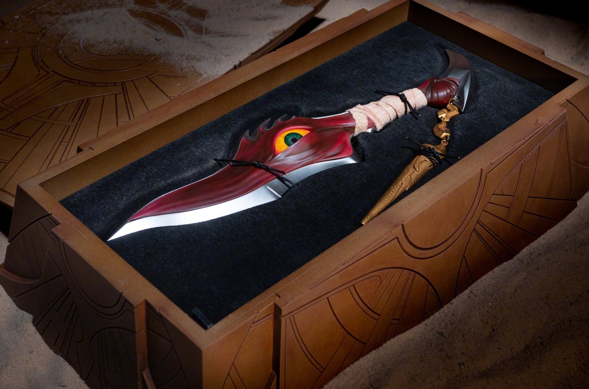 lol新英雄纳亚菲利#纳亚菲利匕首的实物展示,哪位召唤师想要收藏捏?