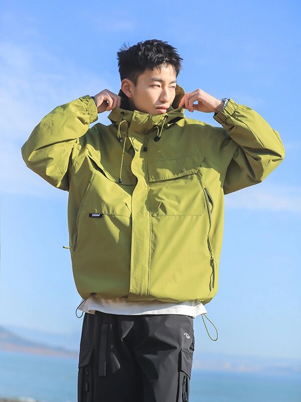户外装备如何更替 冲锋衣都能有自己的一席之地~ 芥末绿上身真的帅啊!