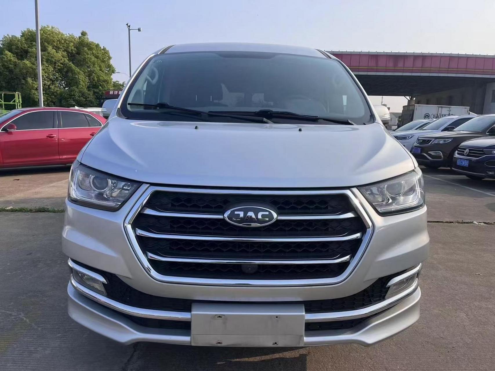 七座商务车江淮瑞风m4,2.