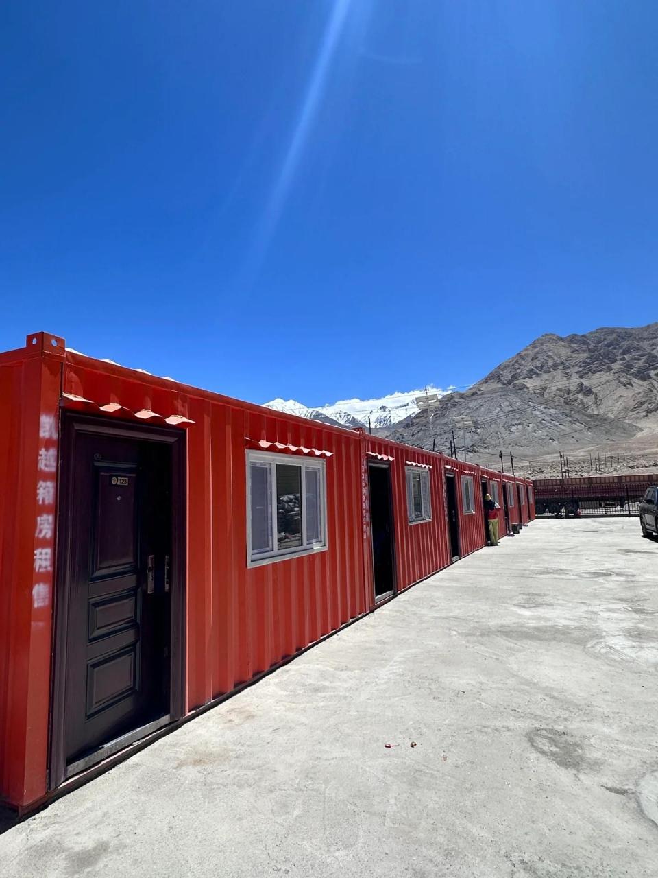 赛图拉(三十里营房) 吃,住 住的:神仙湾民宿 90240 网上住宿很少