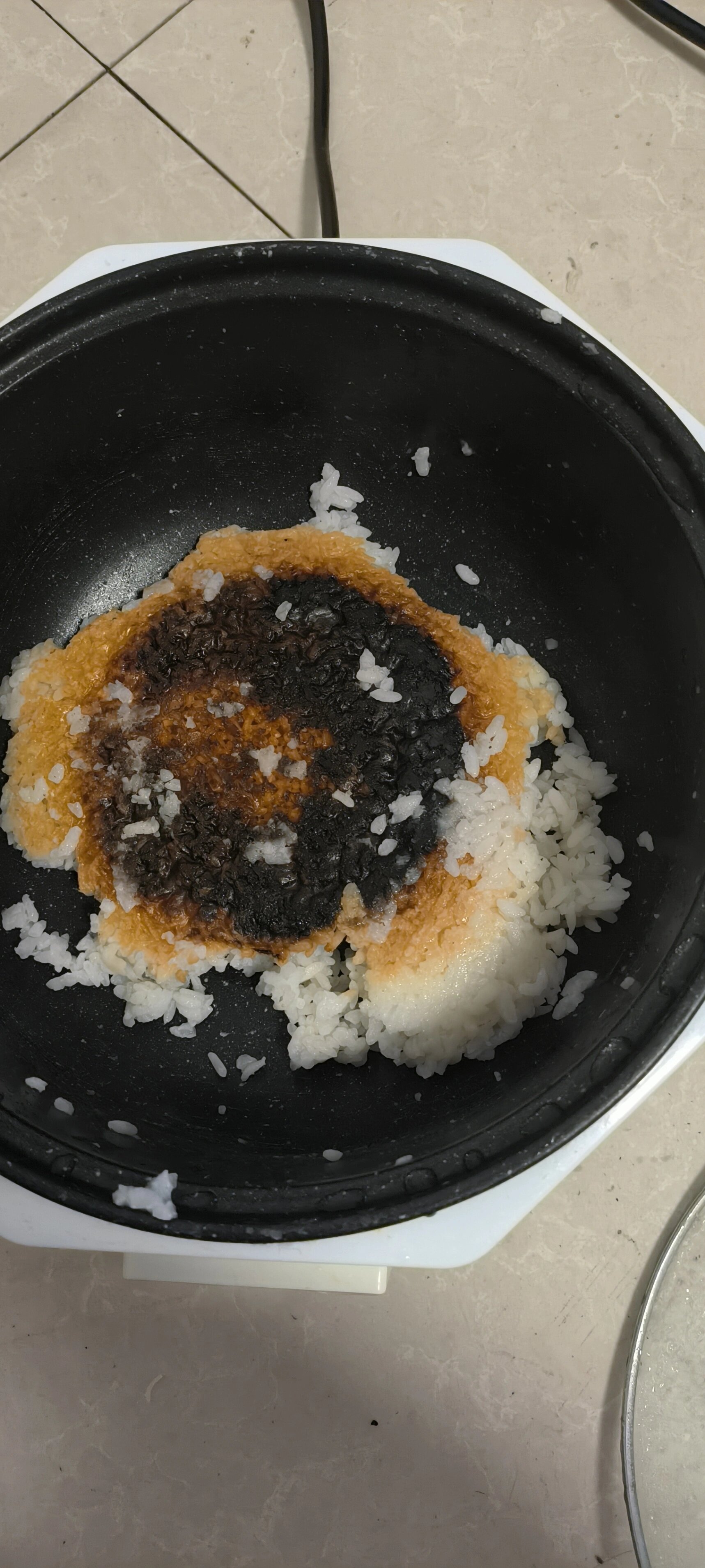 家人们每次蒸米饭都糊底怎么回事?