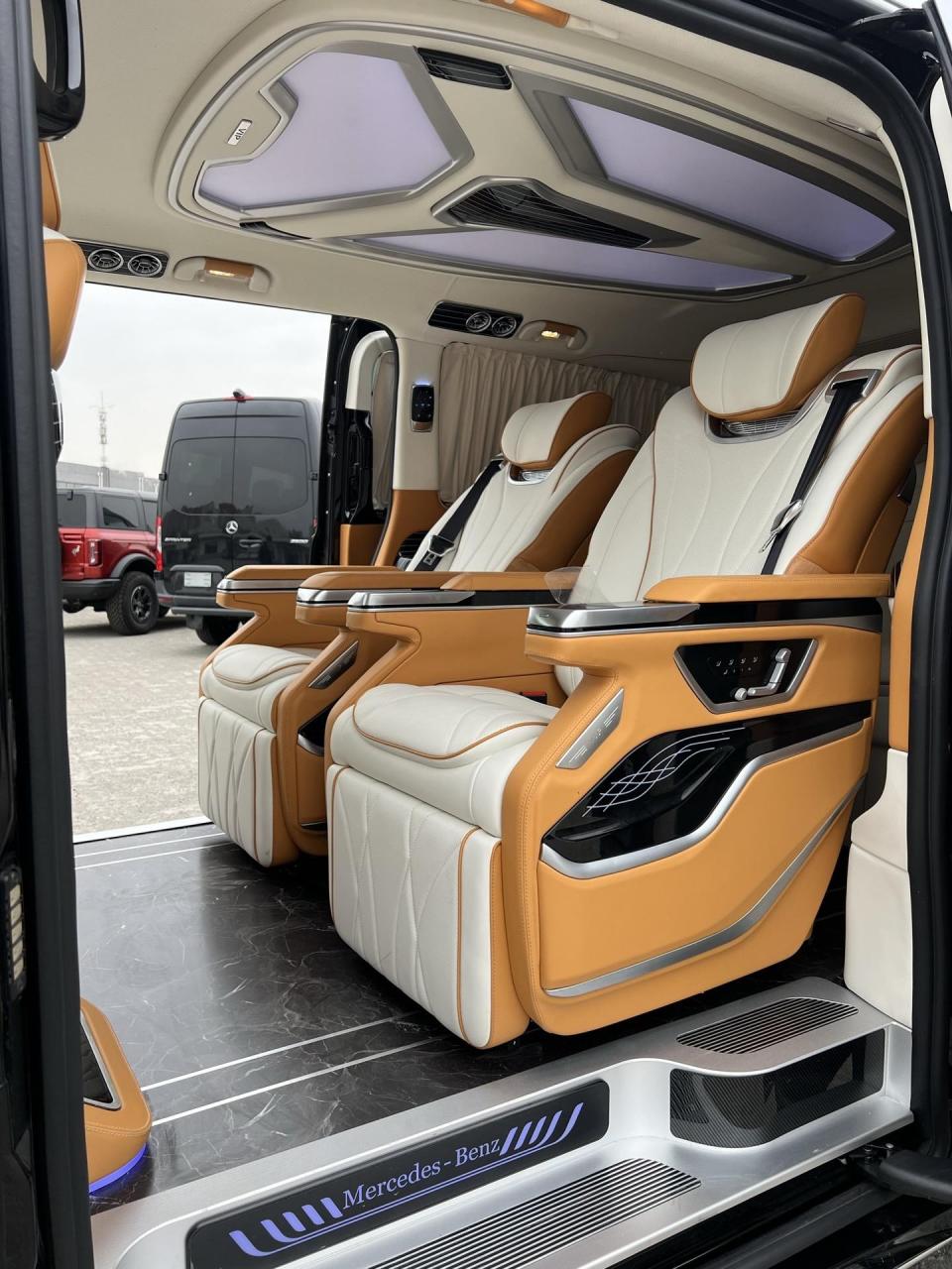 全新改款奔驰迈巴赫vs980l商务车!不到50万落地,实在太豪华啦!