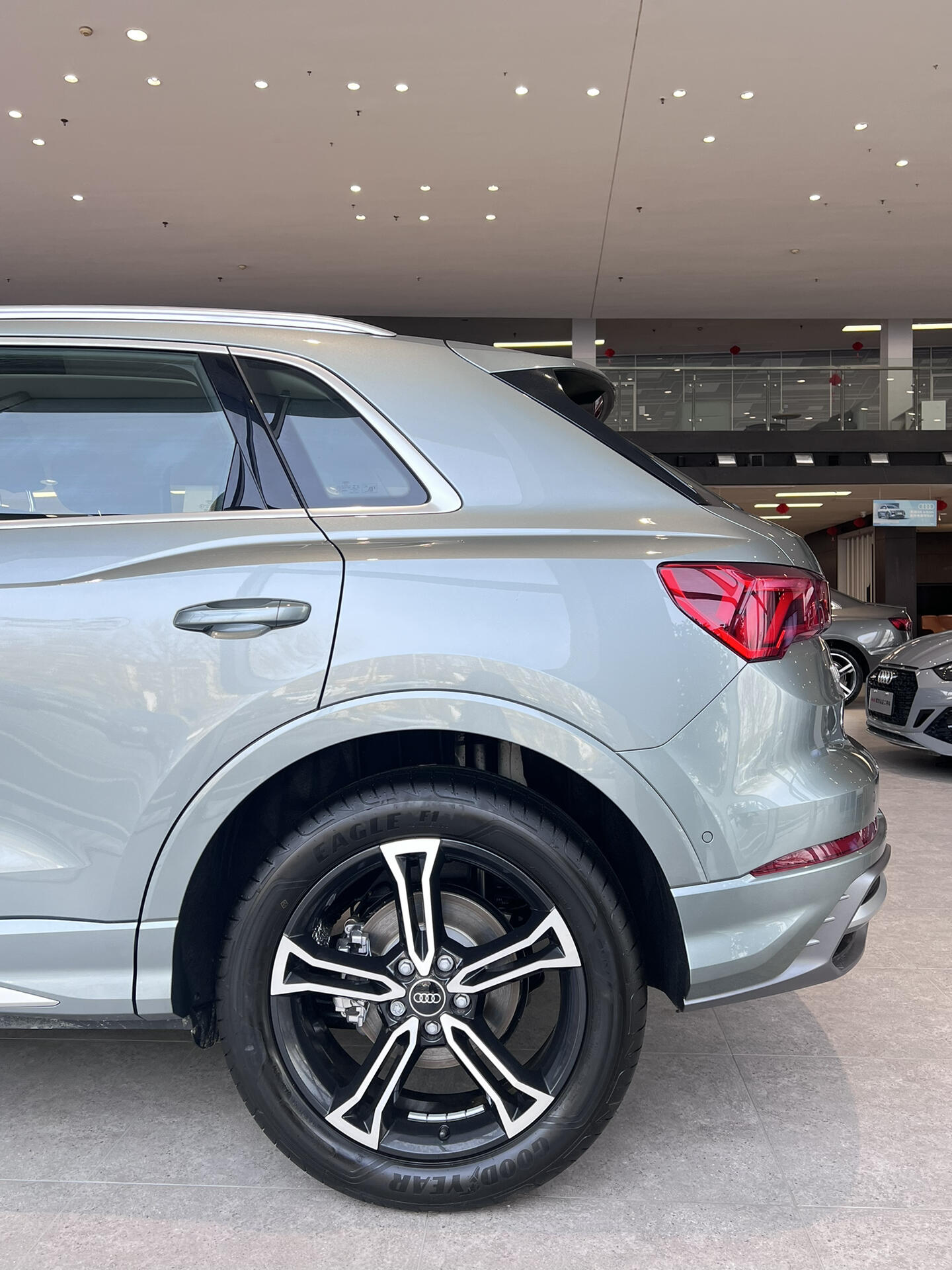 97超好看的 奥迪q3 94鳄鱼绿