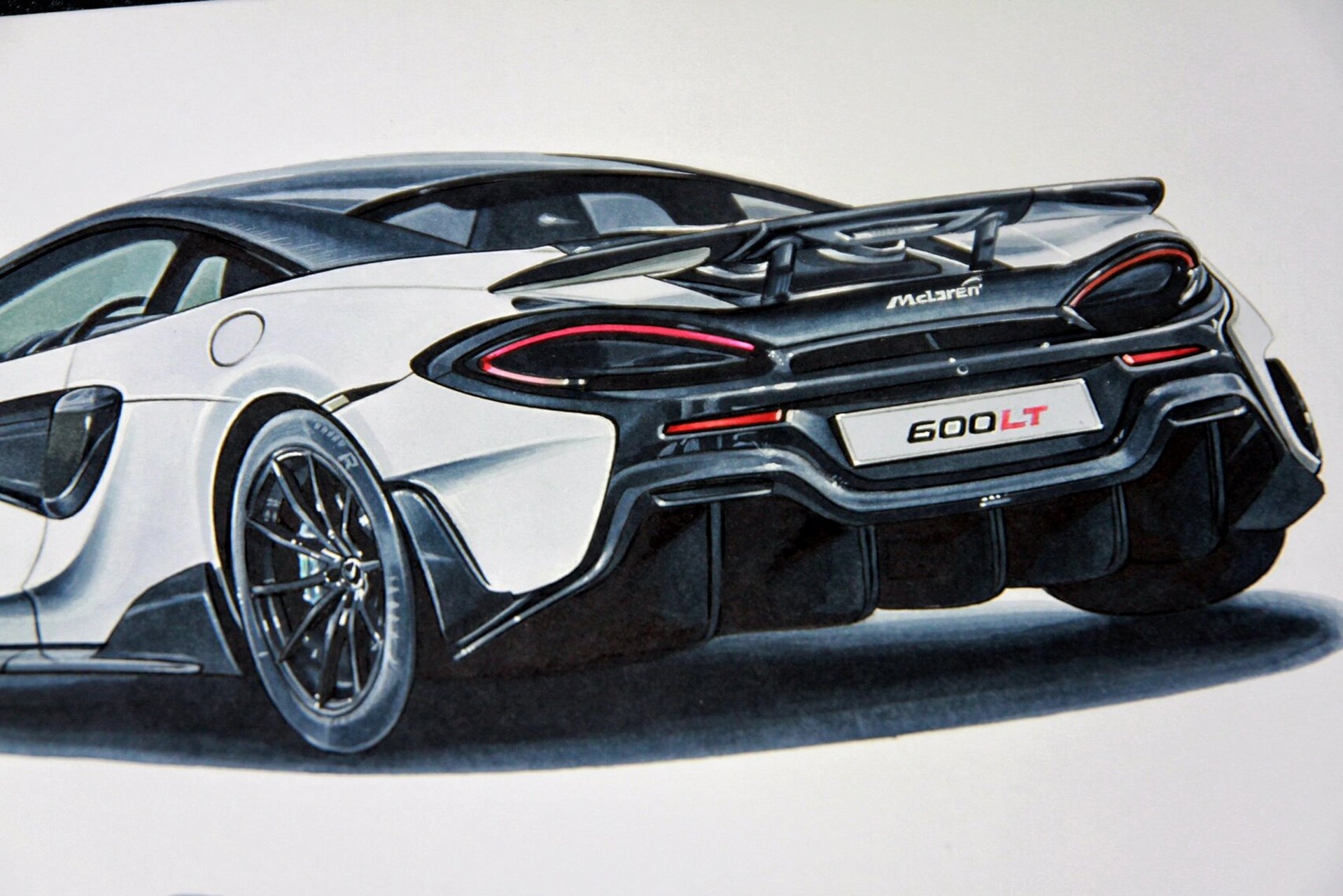 马克笔手绘|激情的呼唤-手绘迈凯伦600lt 马克笔彩铅手绘一台600匹