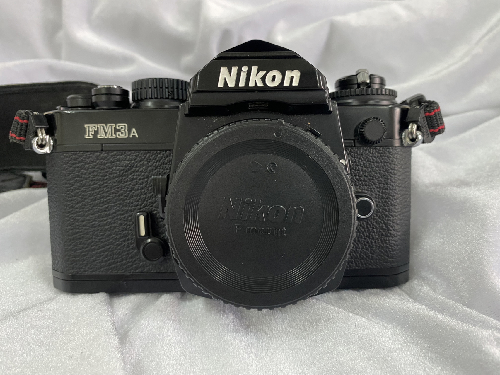 尼康fm3a|胶片末世代的机械机皇   在胶片相机的历史中,尼康有太多