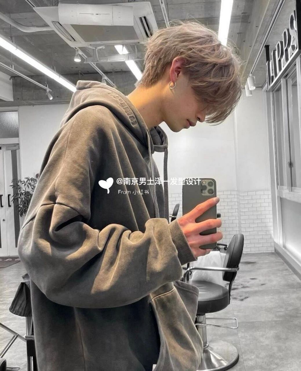 男生超帅发色 灰棕色男孩子一定要尝试 男生超帅发色 棕灰色男孩子