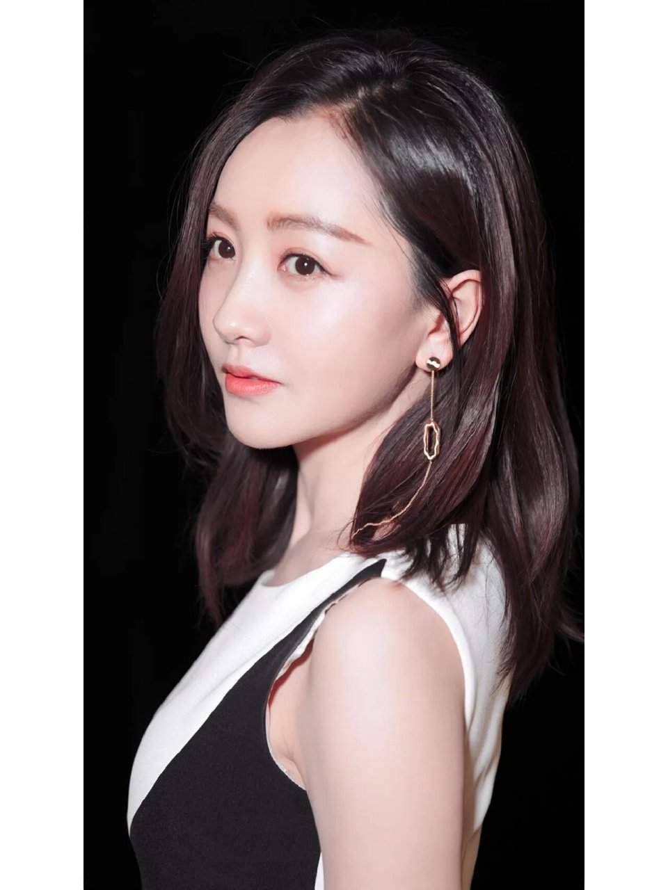 杨蓉 杨蓉(1981年6月3日-),出生于云南保山,毕业于上海戏剧学院表演系