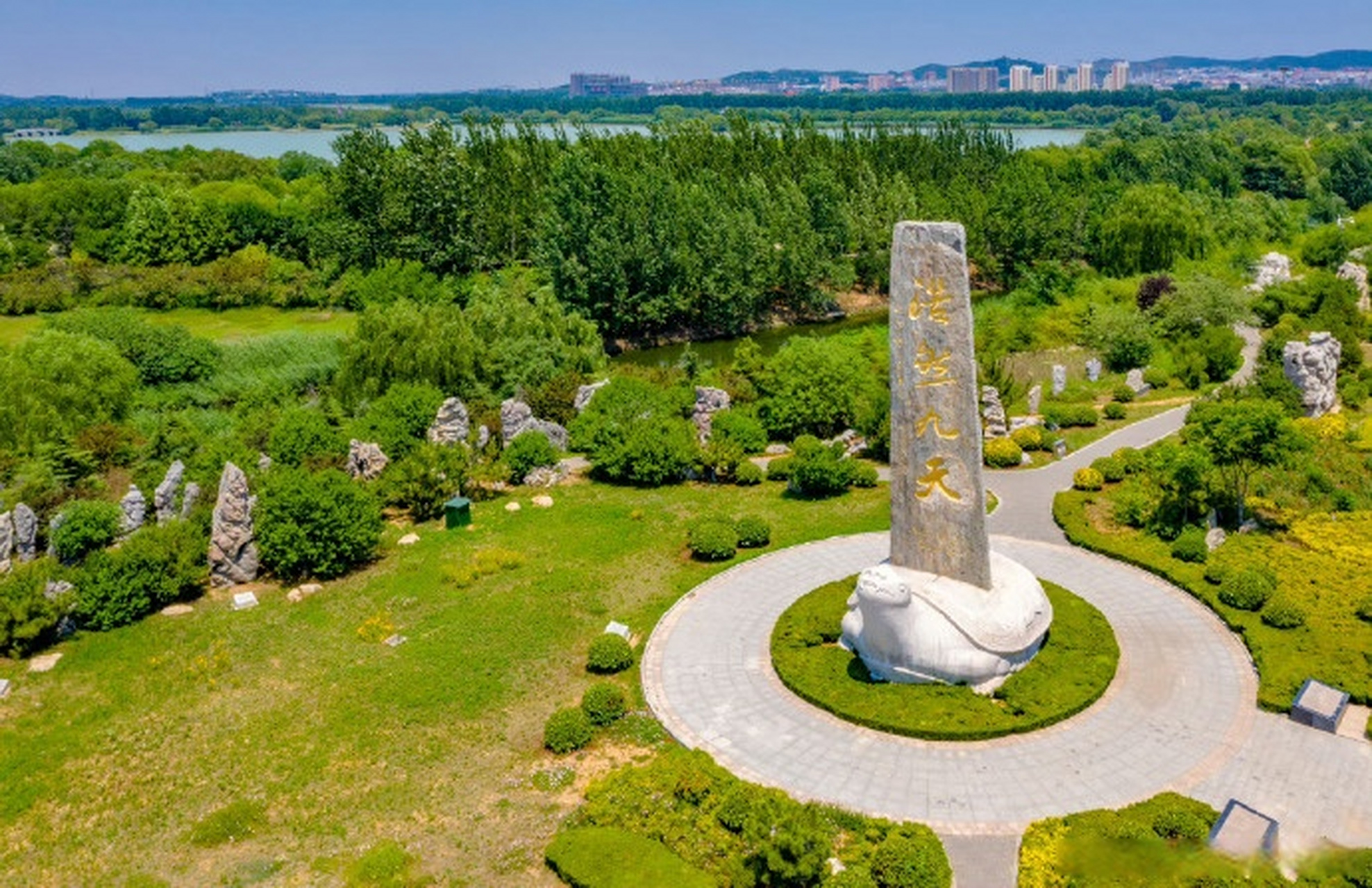 沿著黃河遇見海# #最in山東打卡地# 平陰玫瑰湖溼地瑪鋼公園 [微穄