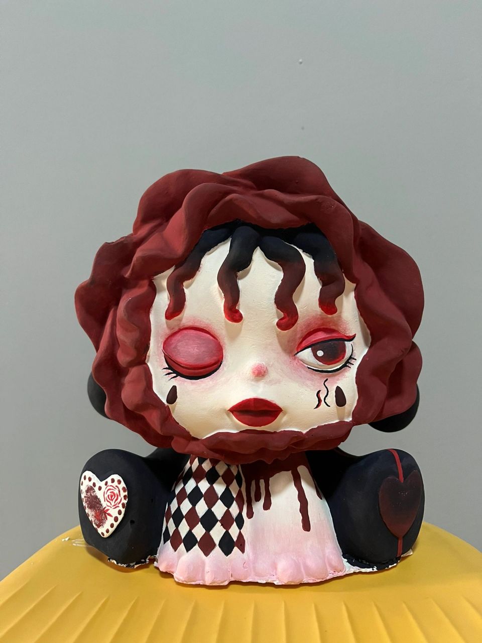 泡泡玛特 血色玫瑰 暗黑系石膏娃娃    太难了  画了7 个小时完成的