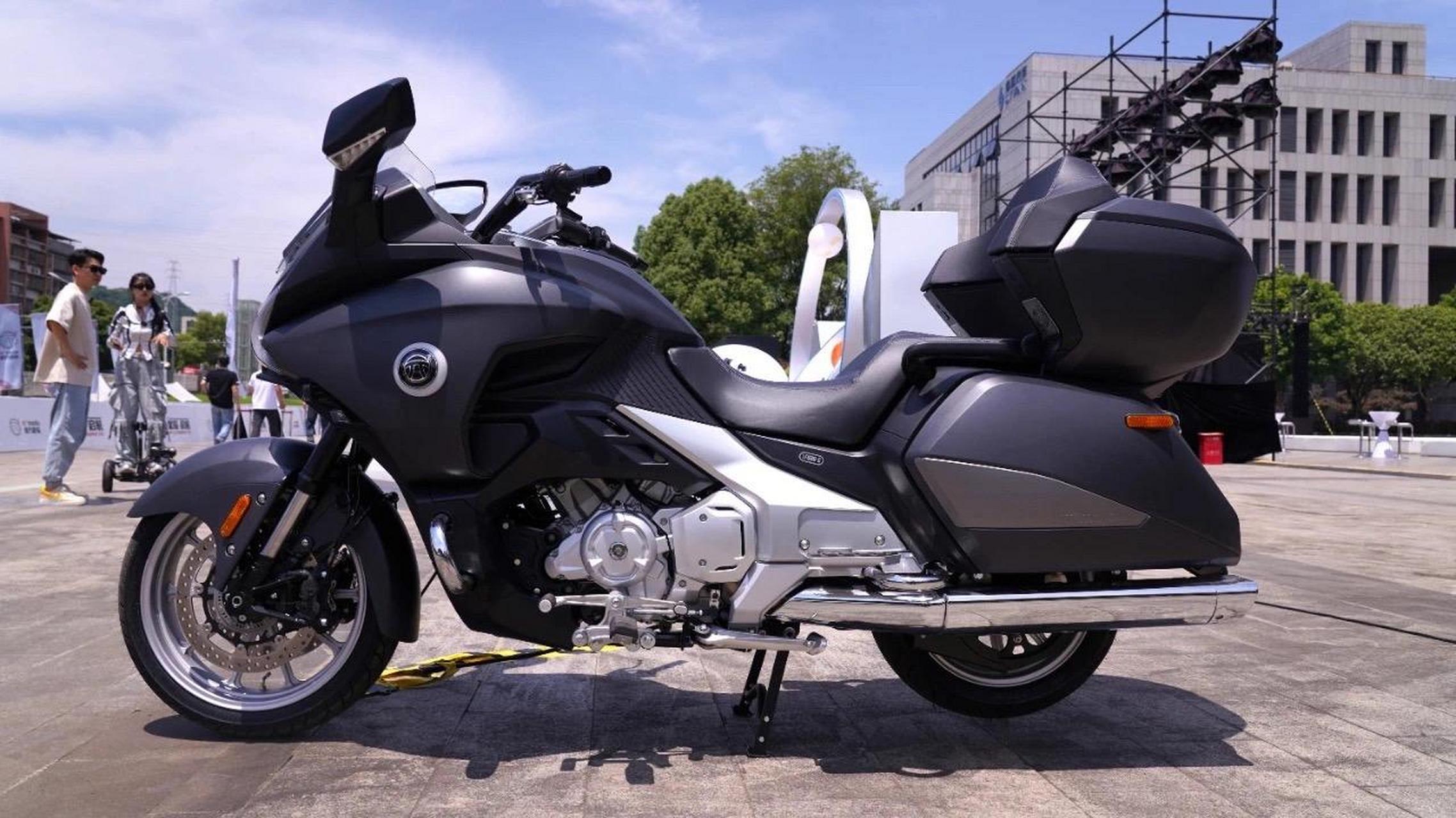 4万多的v缸600级别巡航,派方星舰6,北京订车请认准富伦机车