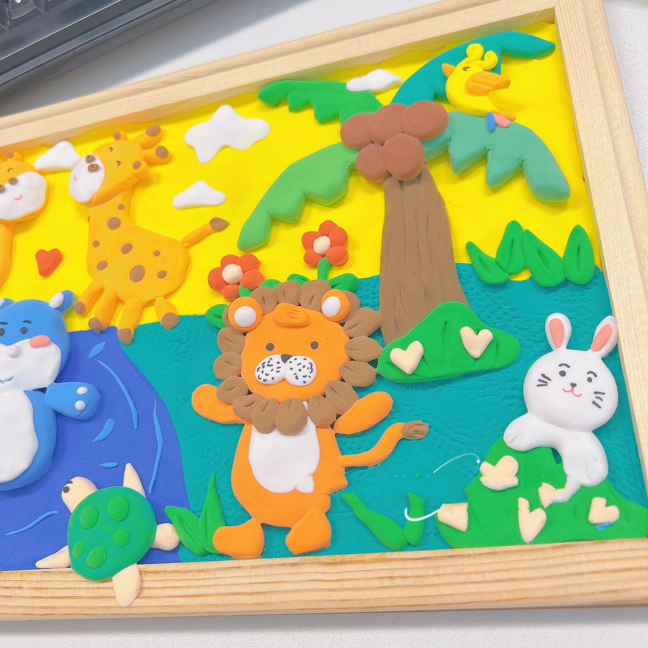 动物园小动物超轻粘土黏土浮雕画手工作品 尺寸:20×30厘米 木框 from