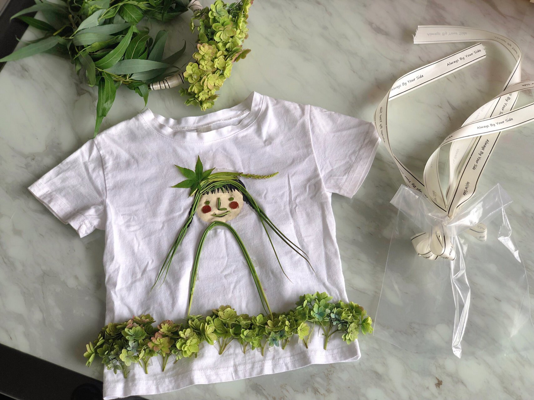 幼儿园手工树叶森林走秀衣服 被迫营业的一天 幼儿园的第一次手工老