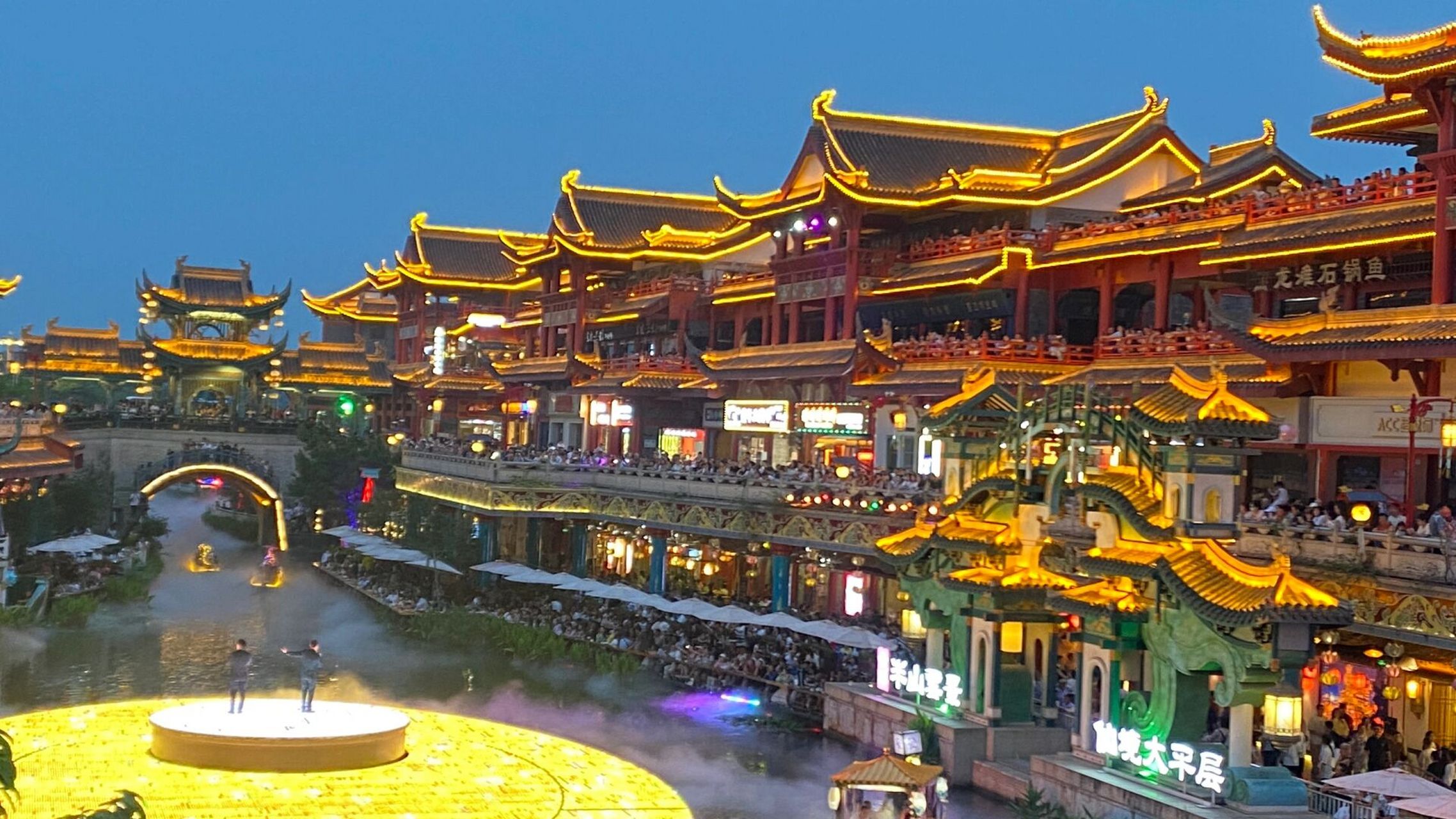 眉山水街的夜景满足了我对大唐的幻想!