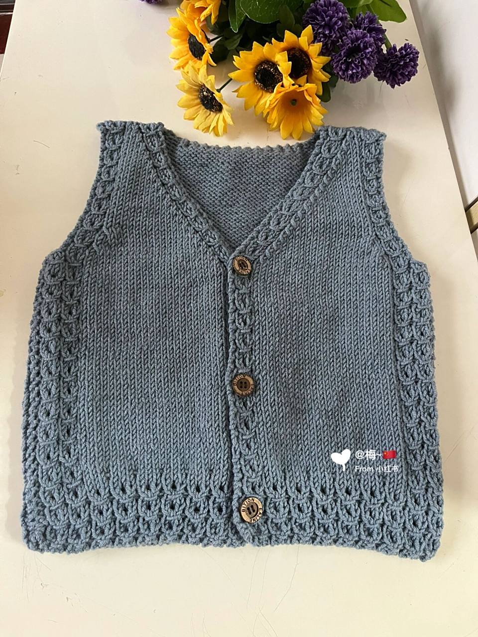 棒针编织铜钱花儿童毛线马甲背心|附图解 铜钱花儿童马甲适合3-4岁