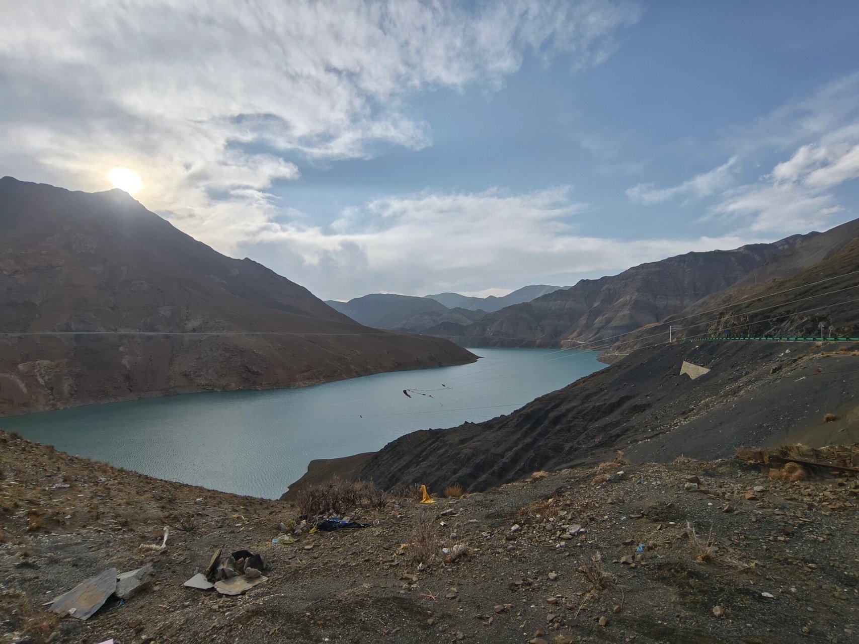 西藏小众景点|满拉水库90 98今天给大家推荐的小众景点是:满拉