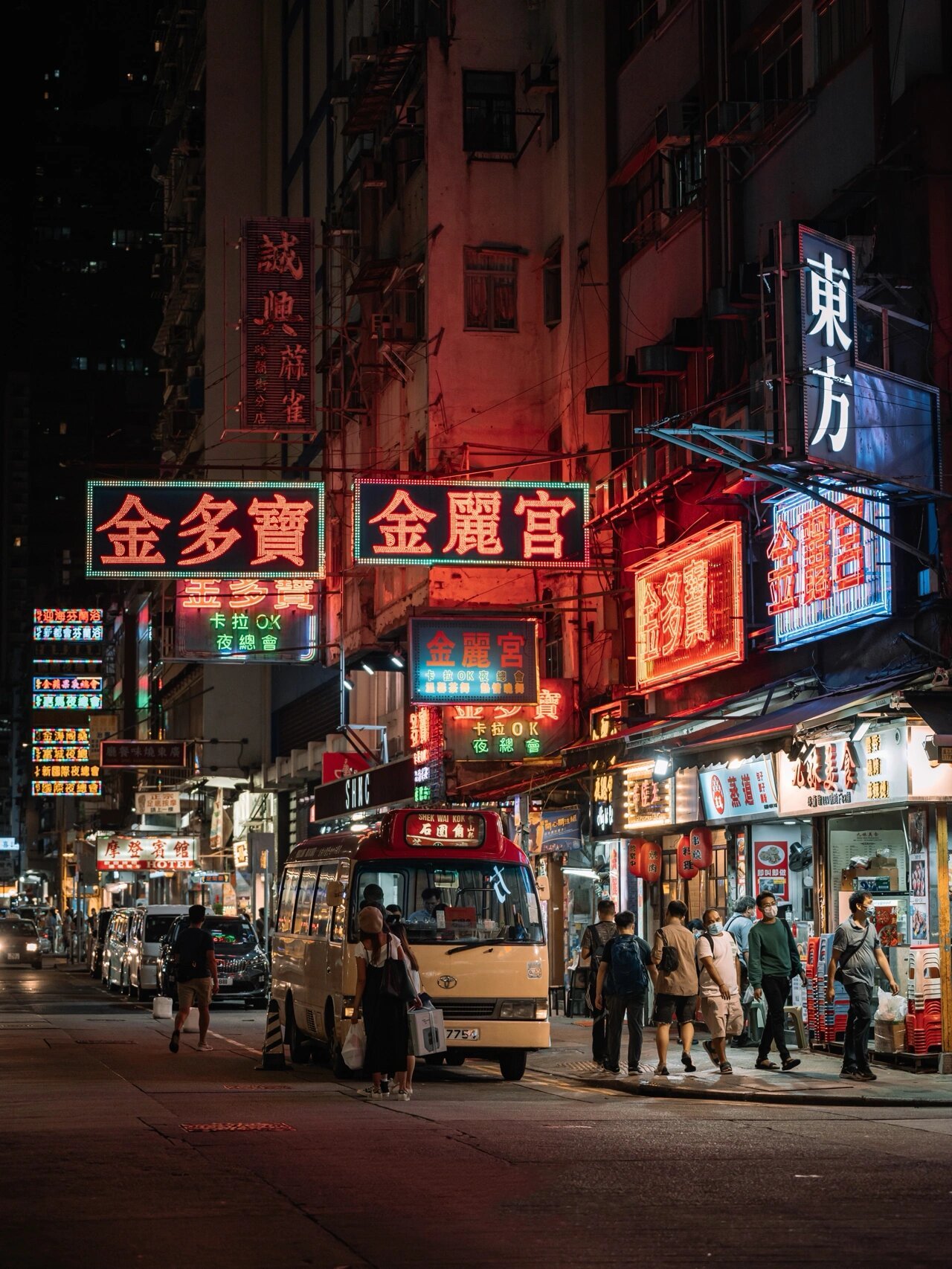 香港摄影|旺角砵兰街 百拍不腻的路口 旧时旺角的记忆,霓虹招牌满街