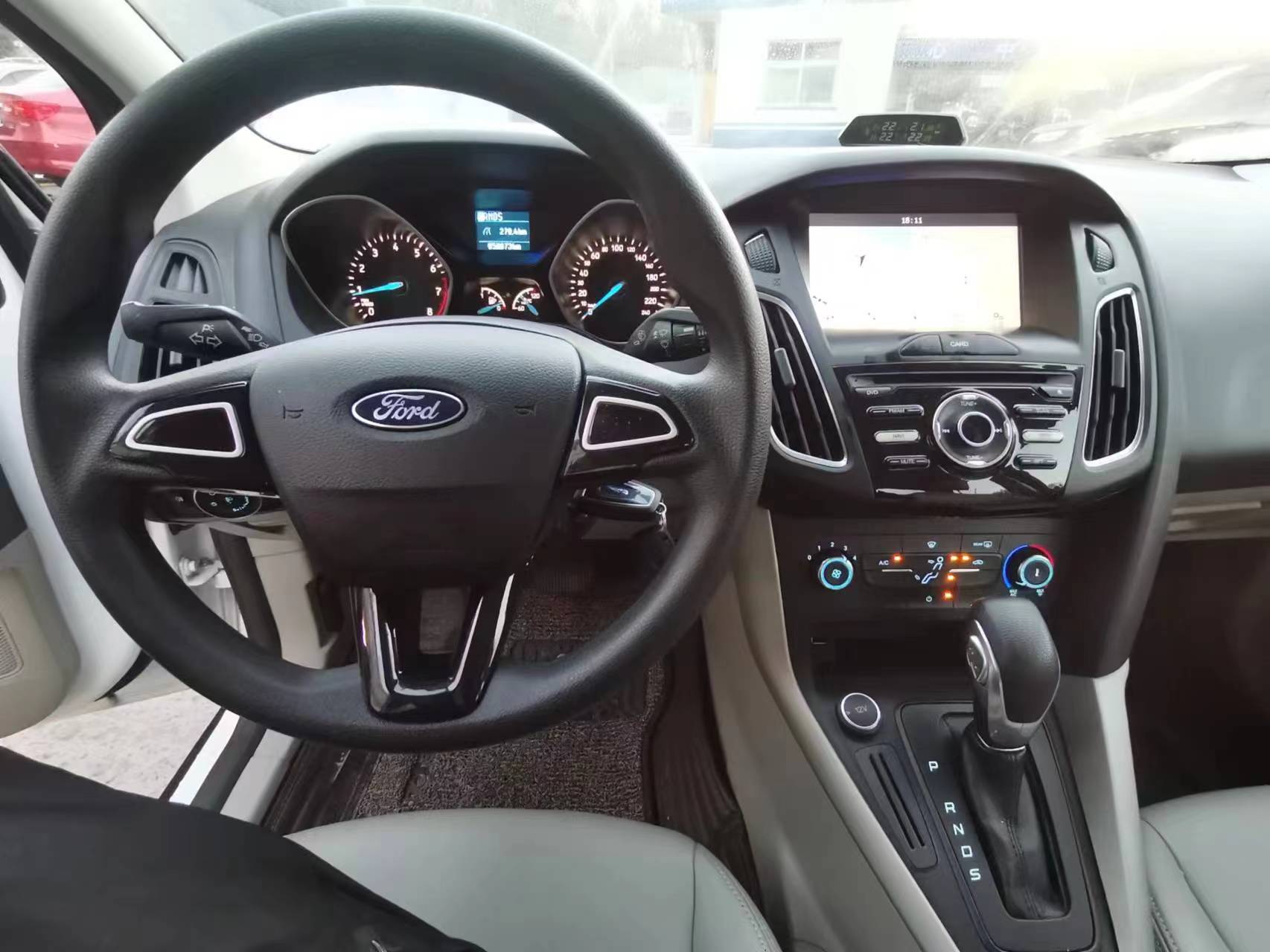 新到18年福特福克斯三厢经典舒适型智行版,自动挡1.