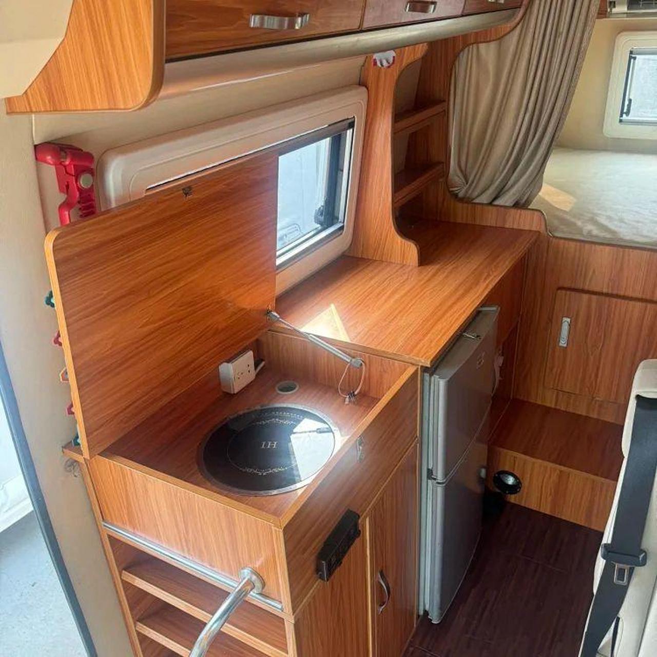 2017年金龙考斯特b型房车,3.