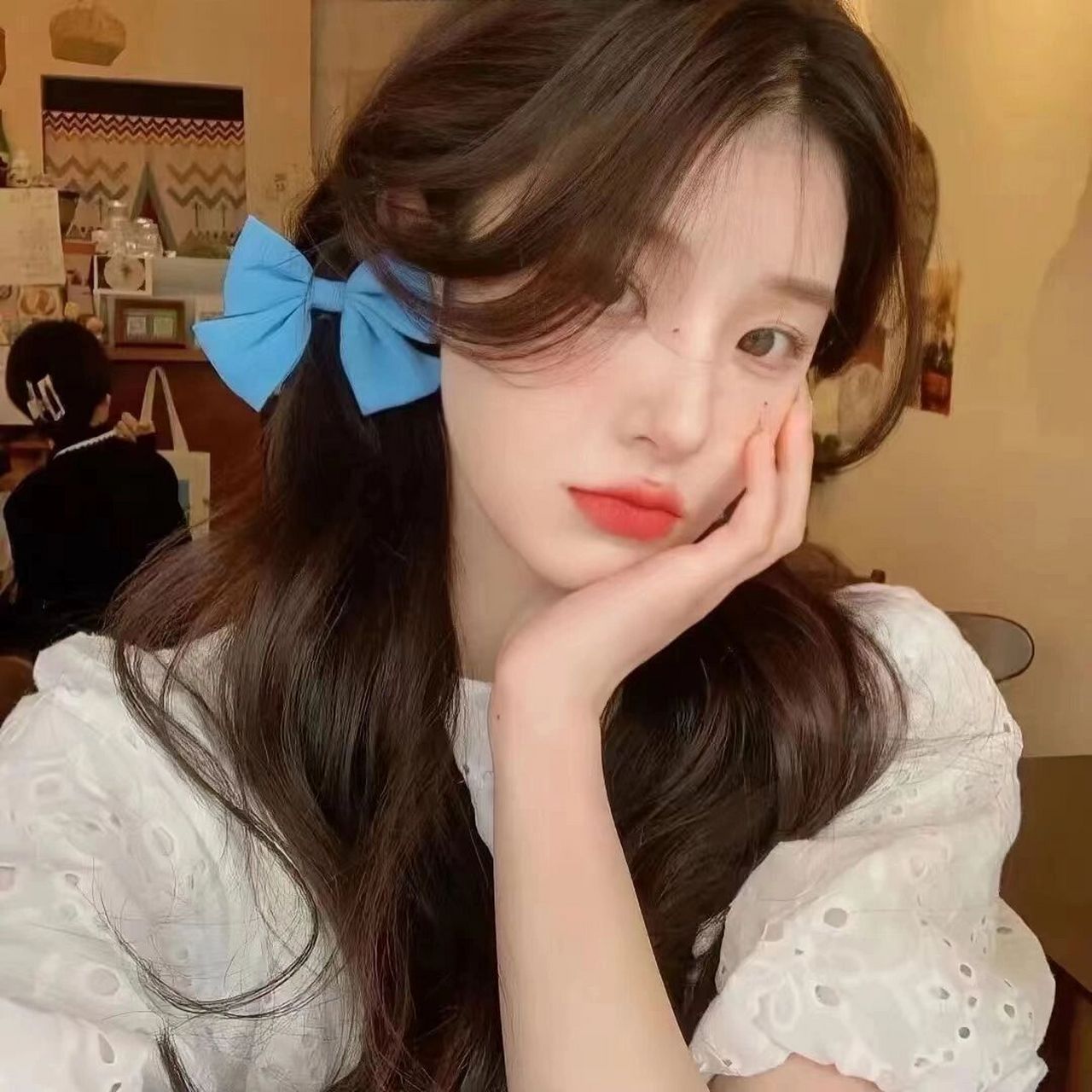 优质ins风无水印女生真人头像 图片拿走留下一颗赞呗,或者吱一声也好