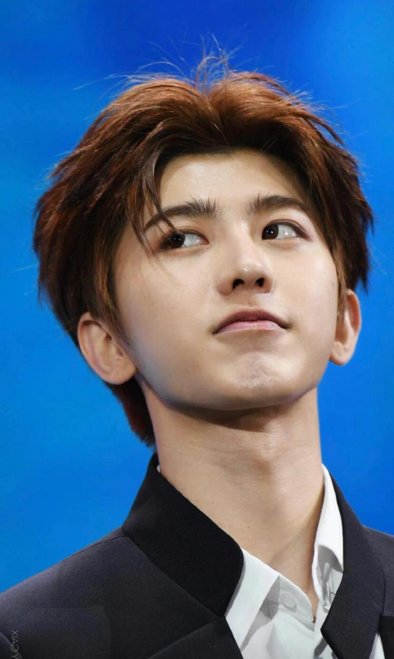 蔡徐坤生图… 这皮肤状态简直不要太好!