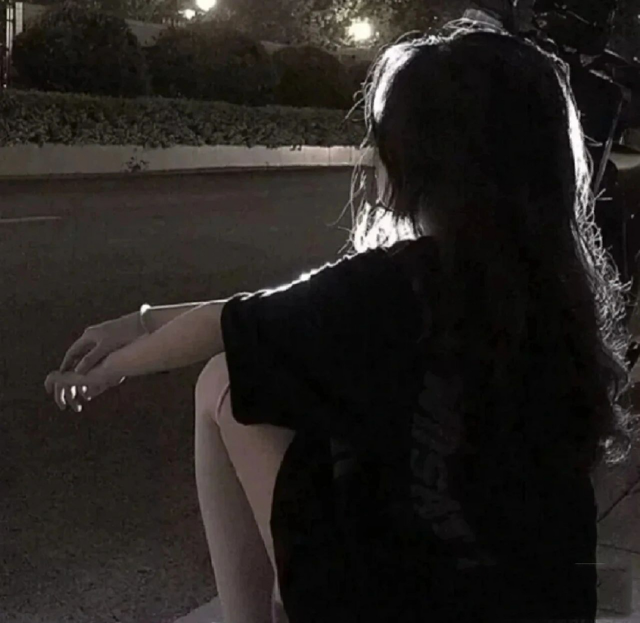 绝望伤心痛苦的女生头像第三期