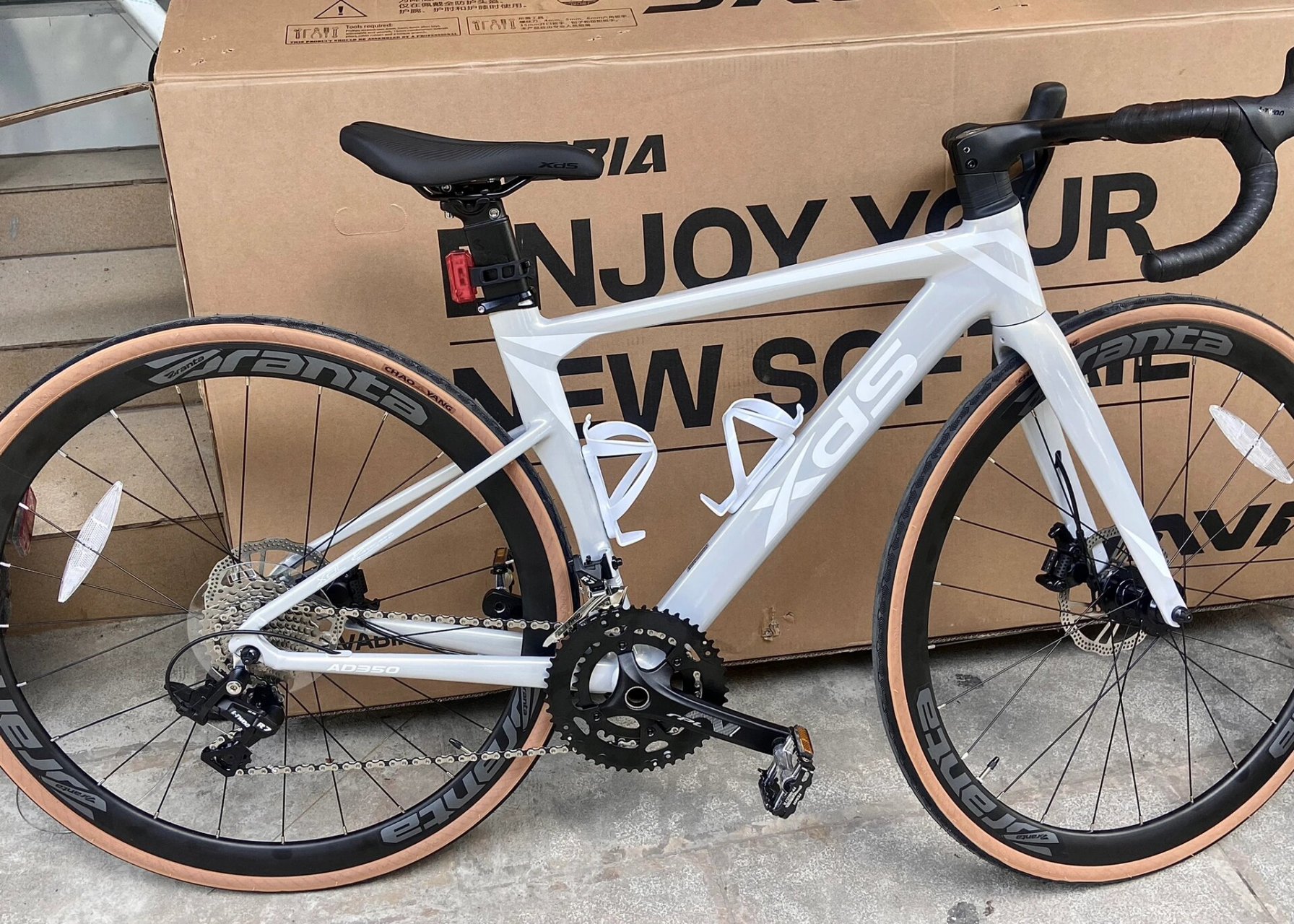 小白喜提公路车/喜德盛ad350 本来一直在纠结黑色还是白色,在喜德盛线