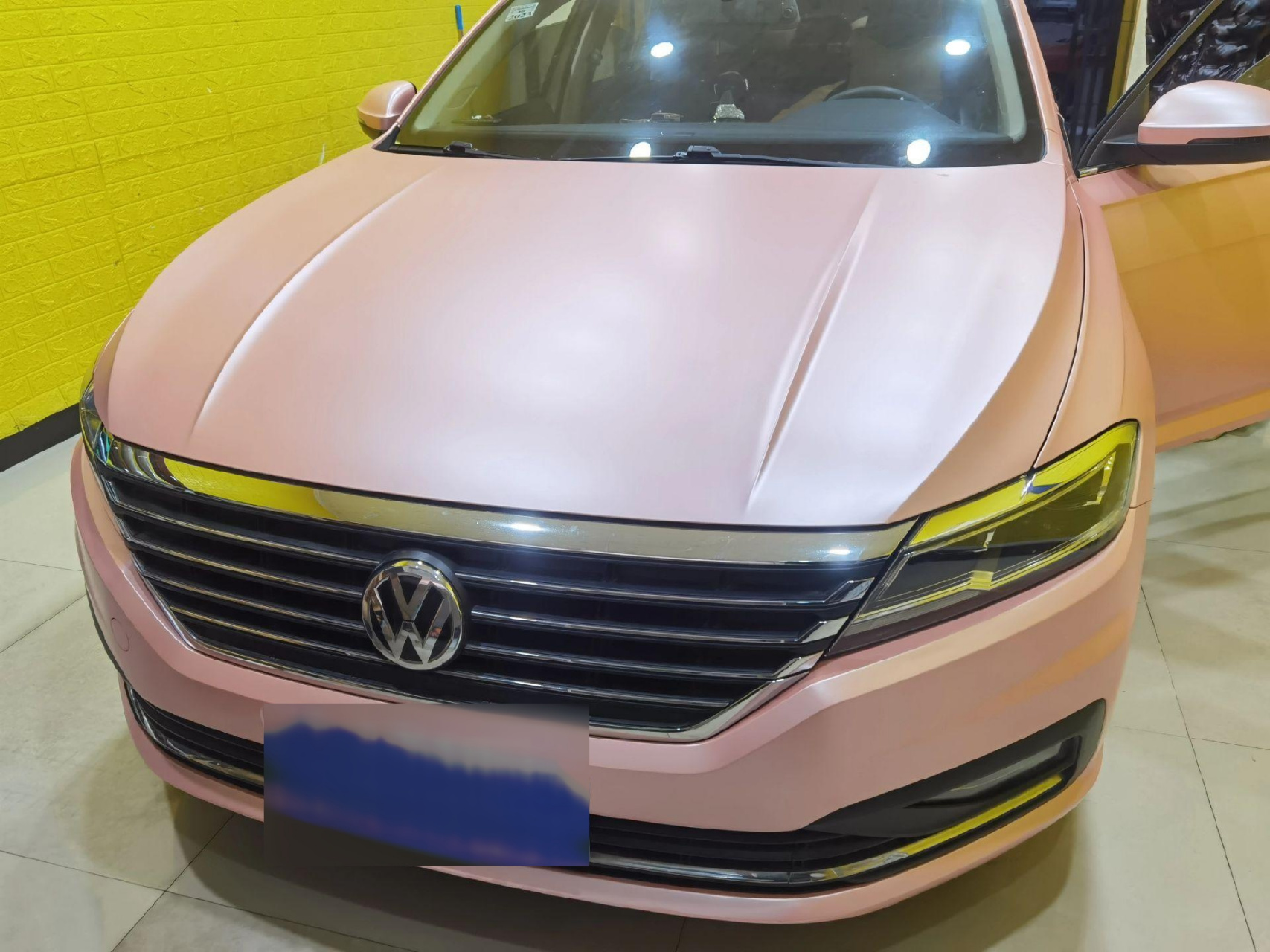 大众朗逸plus改色膜,樱花粉完美收工,效果展示