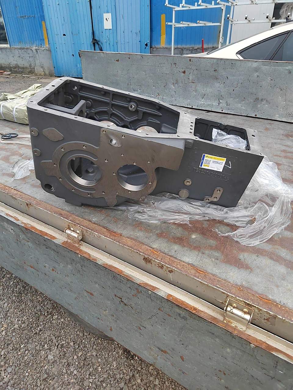 雷沃拖拉机的后桥壳体