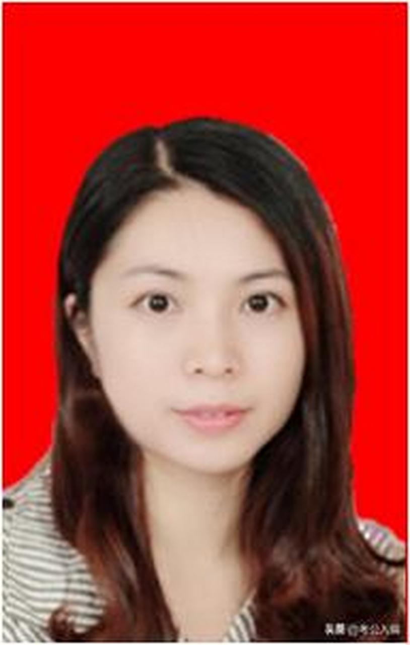 据公开资料显示,她的本科学历是自考,20岁参加工作